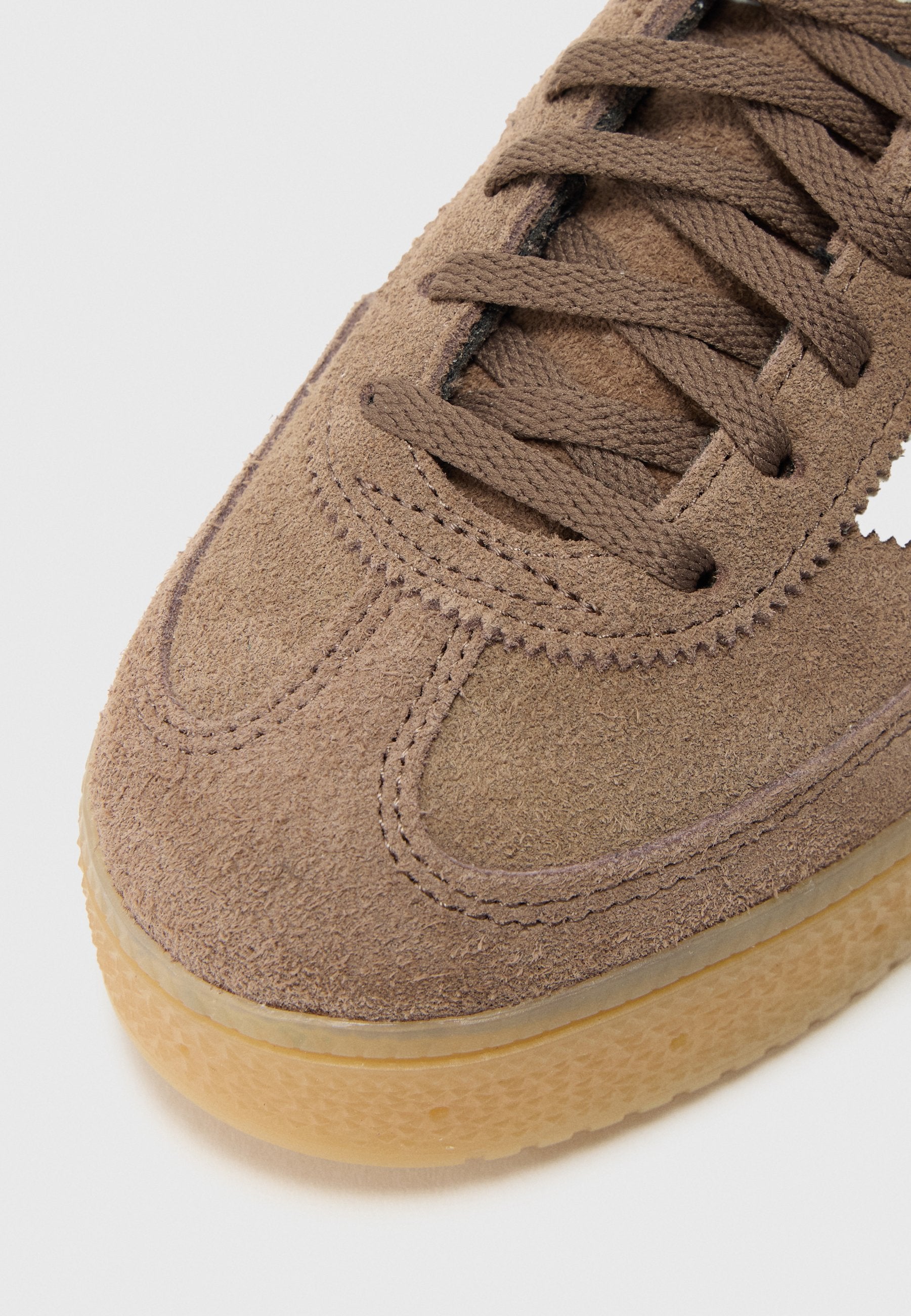 HANDBALL SPEZIAL BOLD - Baskets - earth strata/off white/gum