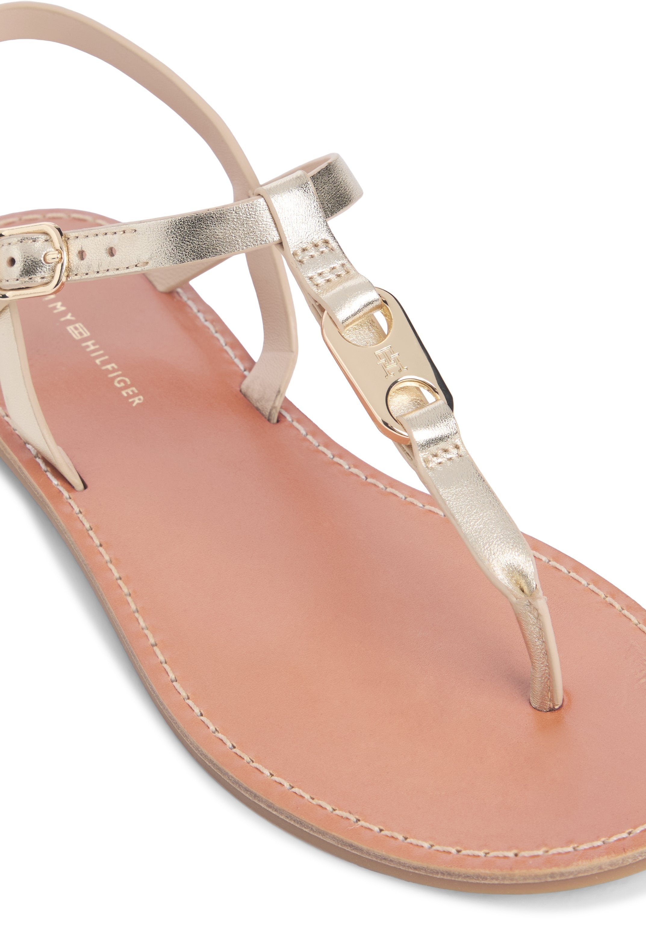 METALLIC LEATHER TOE POST FLAT SANDALS - Sandals - gold-coloured