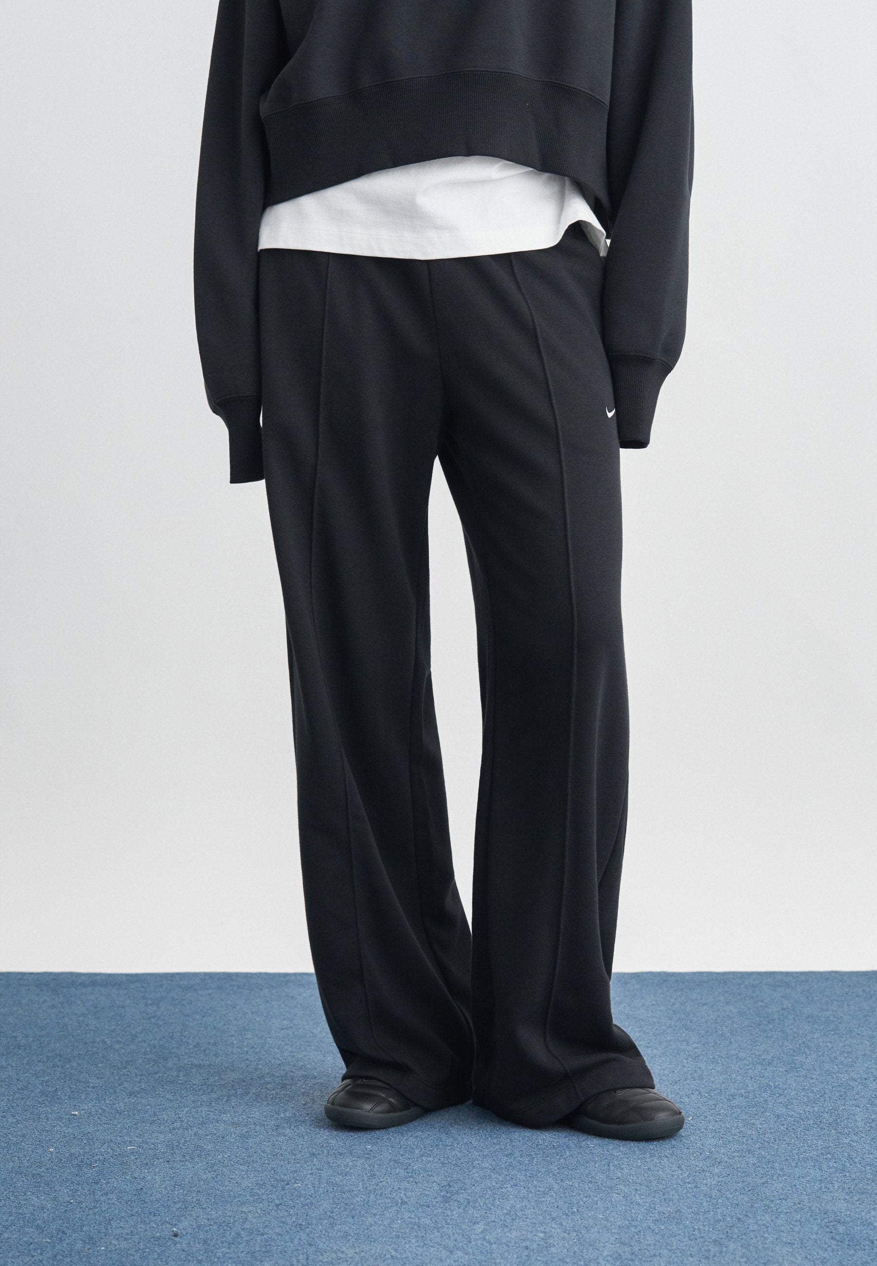 Tracksuit bottoms - black