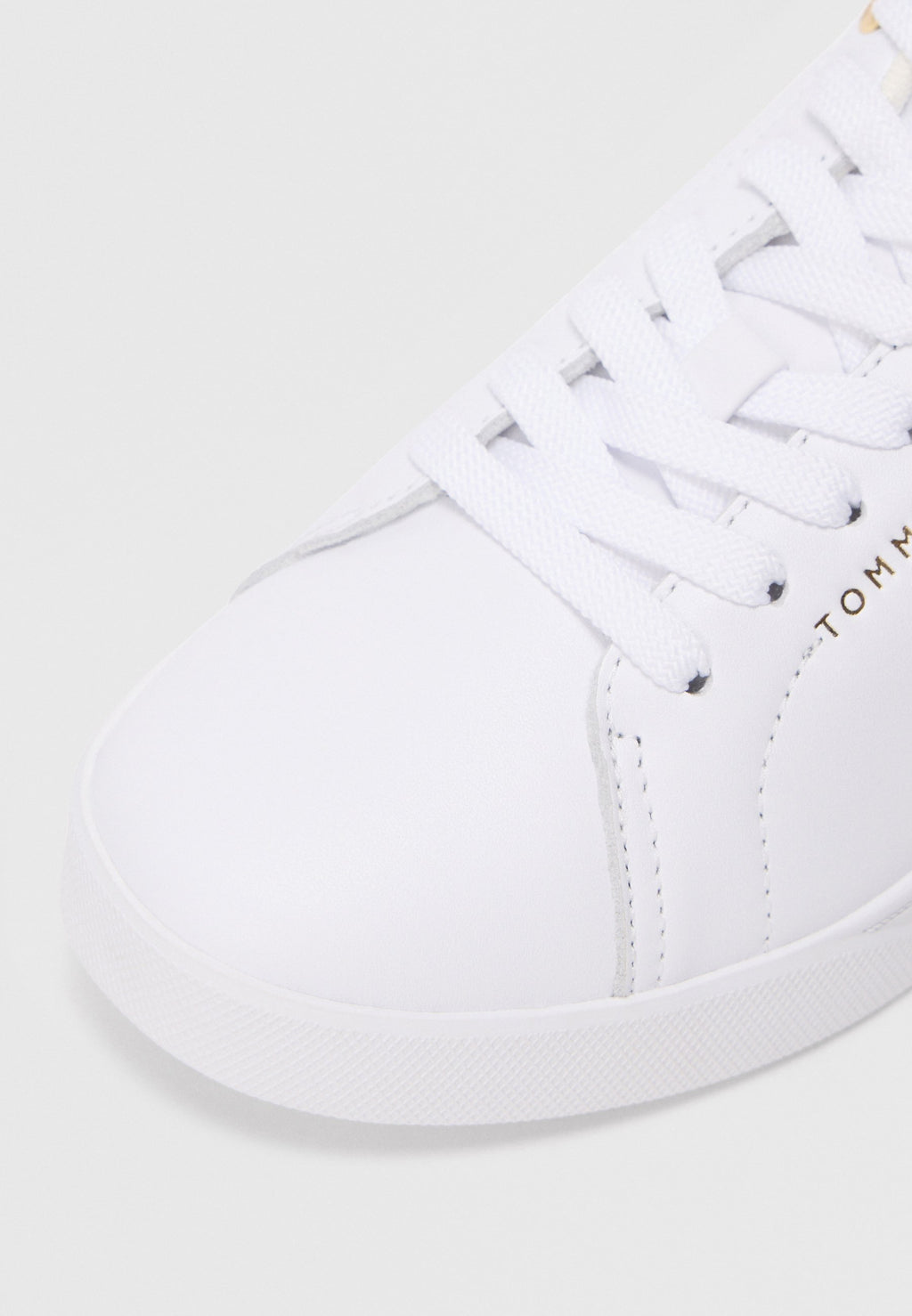 BASKETS BASSES EN CUIR À PLAQUE LOGO - Baskets - blanc