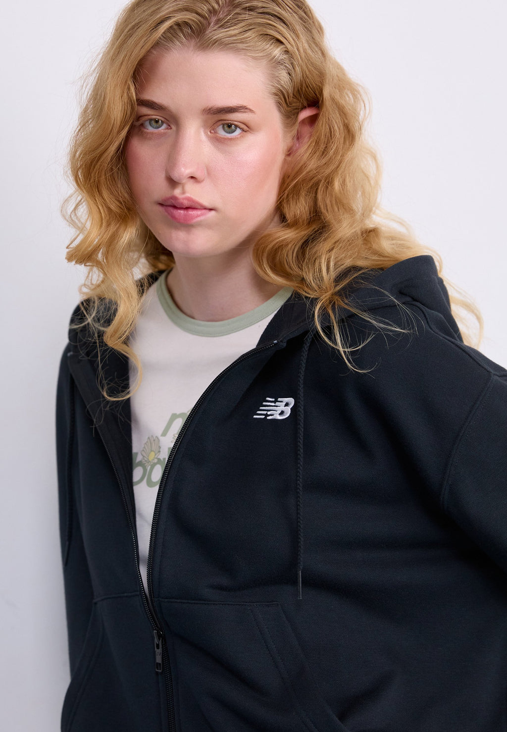 Zip-up sweatshirt - black