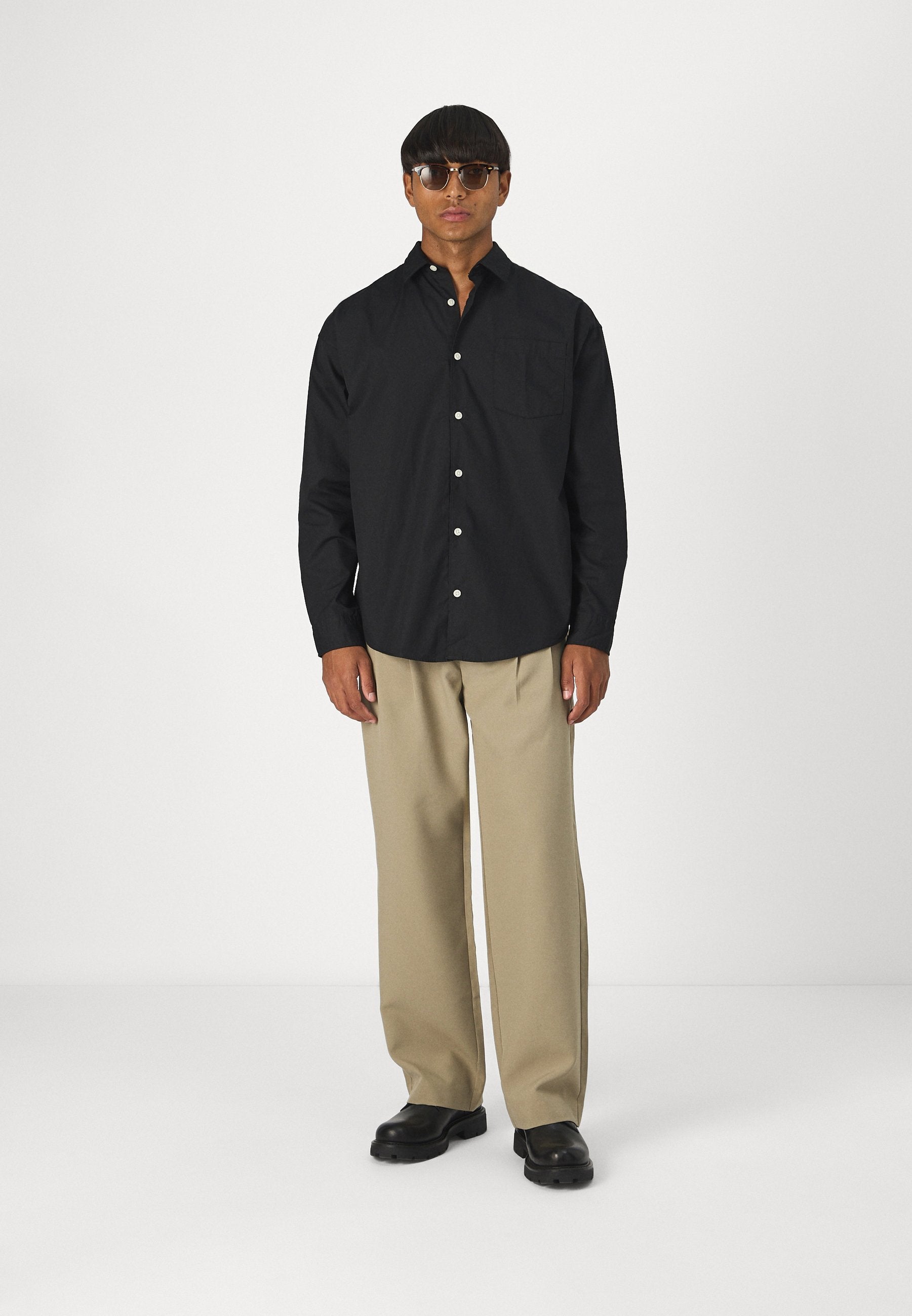 Classic Wide Leg Fit - Trousers - silver sage