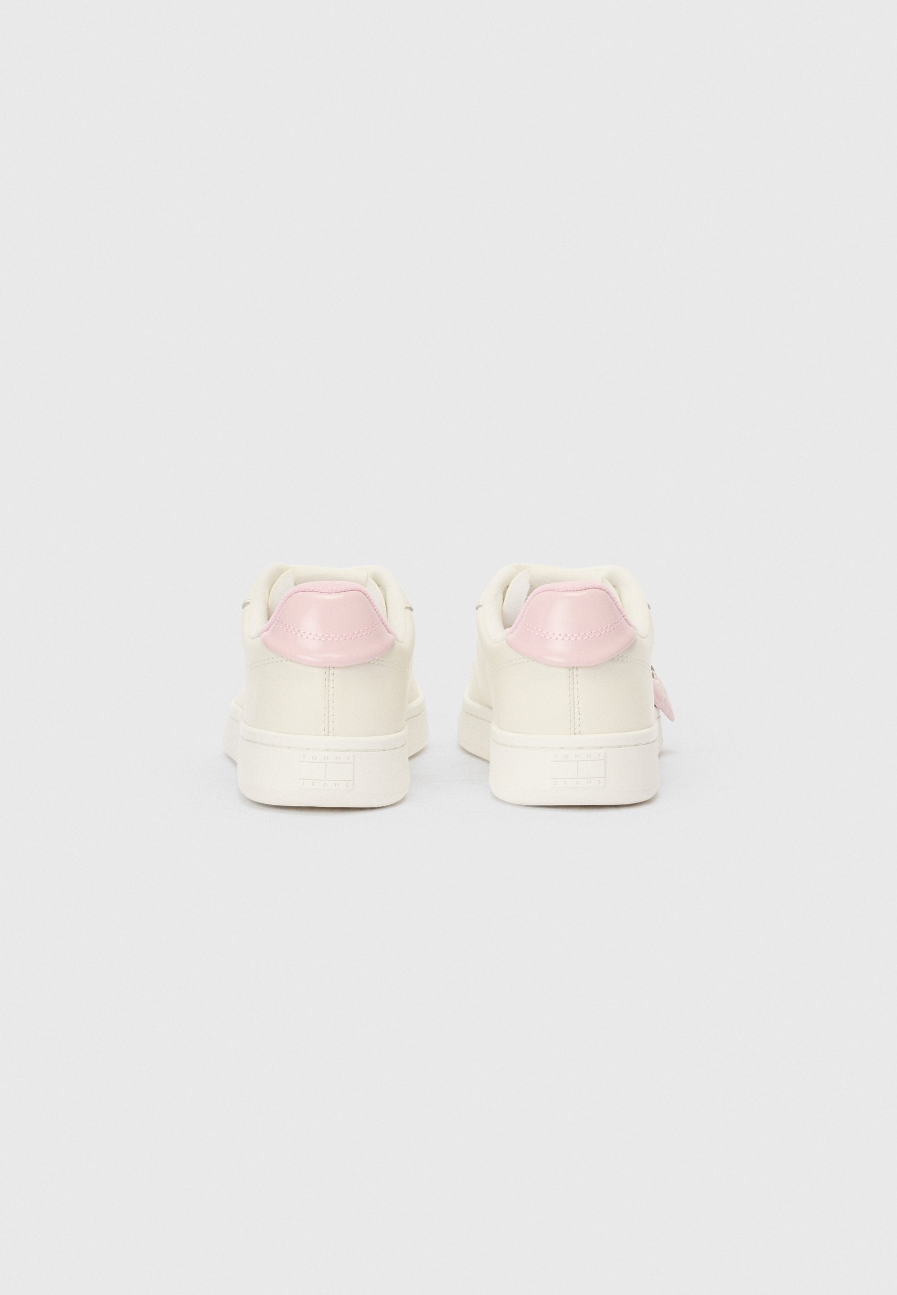 ARCHIVE COURT HEART CHARM LEATHER TRAINERS - Trainers - ecru