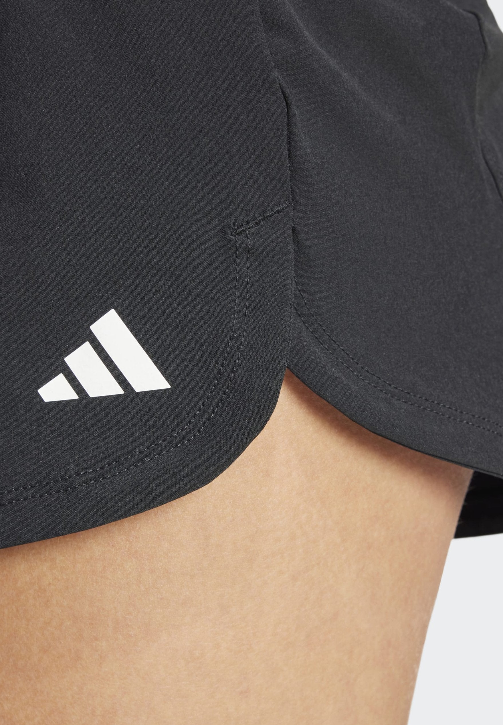 PACER WOVEN STRETCH TRAINING MATERNITY - Sports shorts - black
