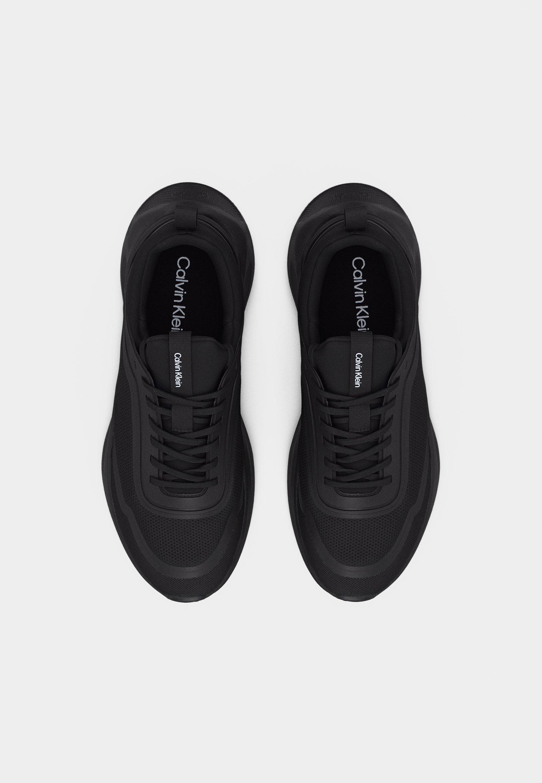 Trainers - black