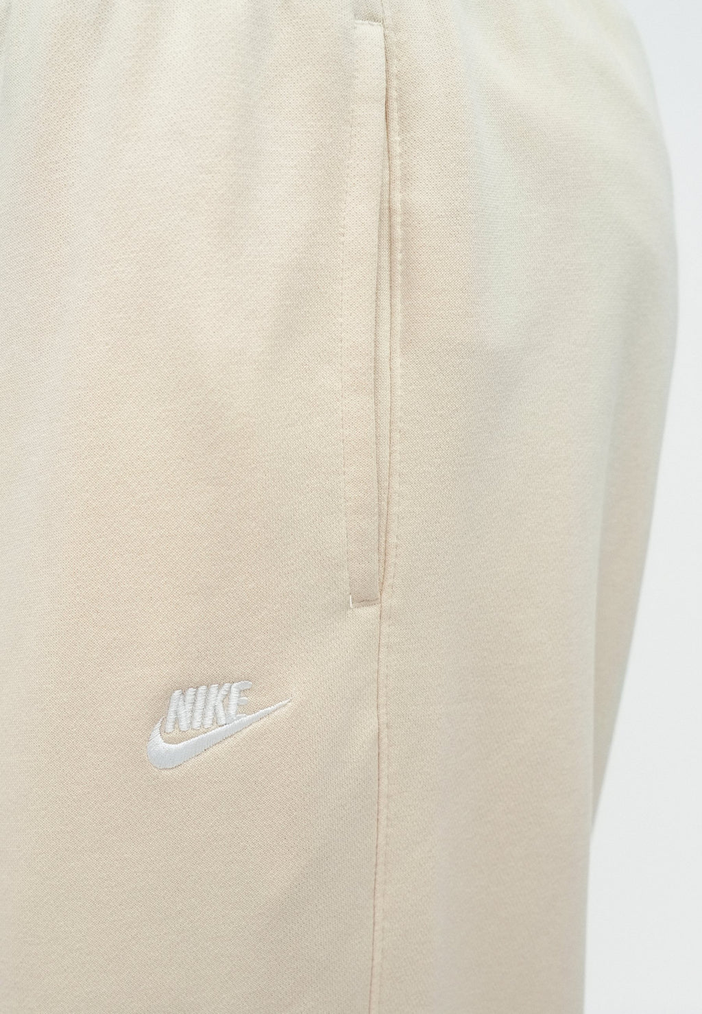 M NK CLUB FT OH PANT - Tracksuit bottoms - khaki/white