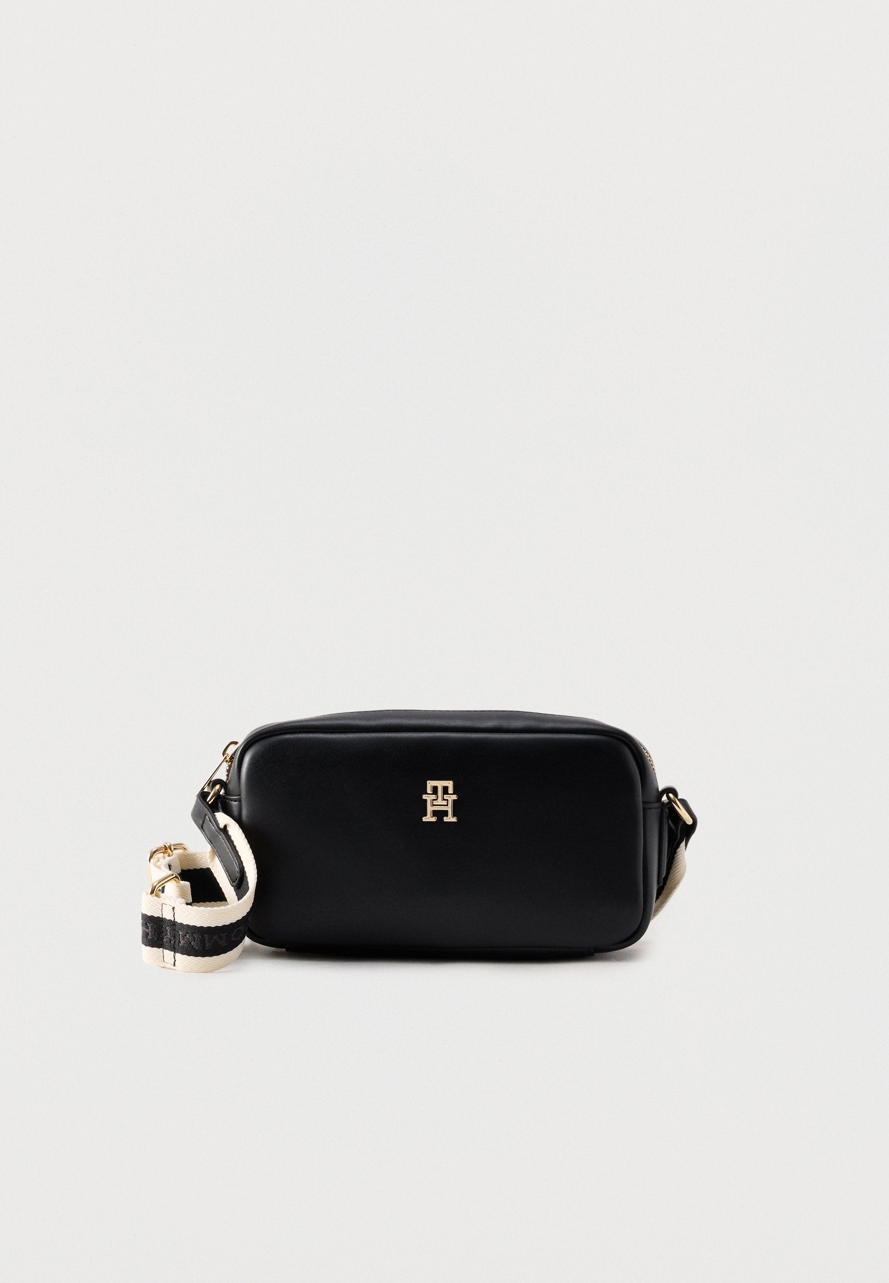 TH ESSENTIAL CAMERA BAG - Cross body bag - black