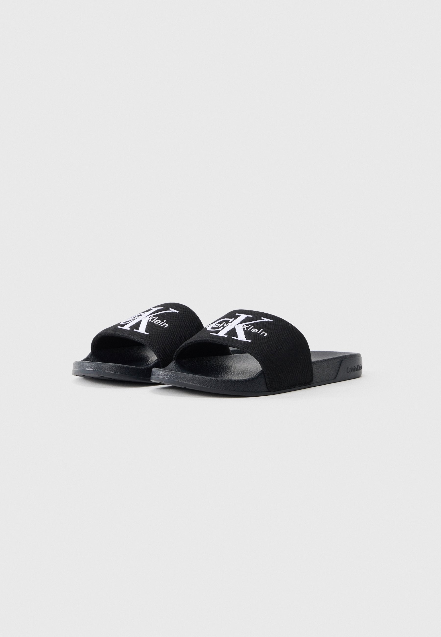 Mules - triple black
