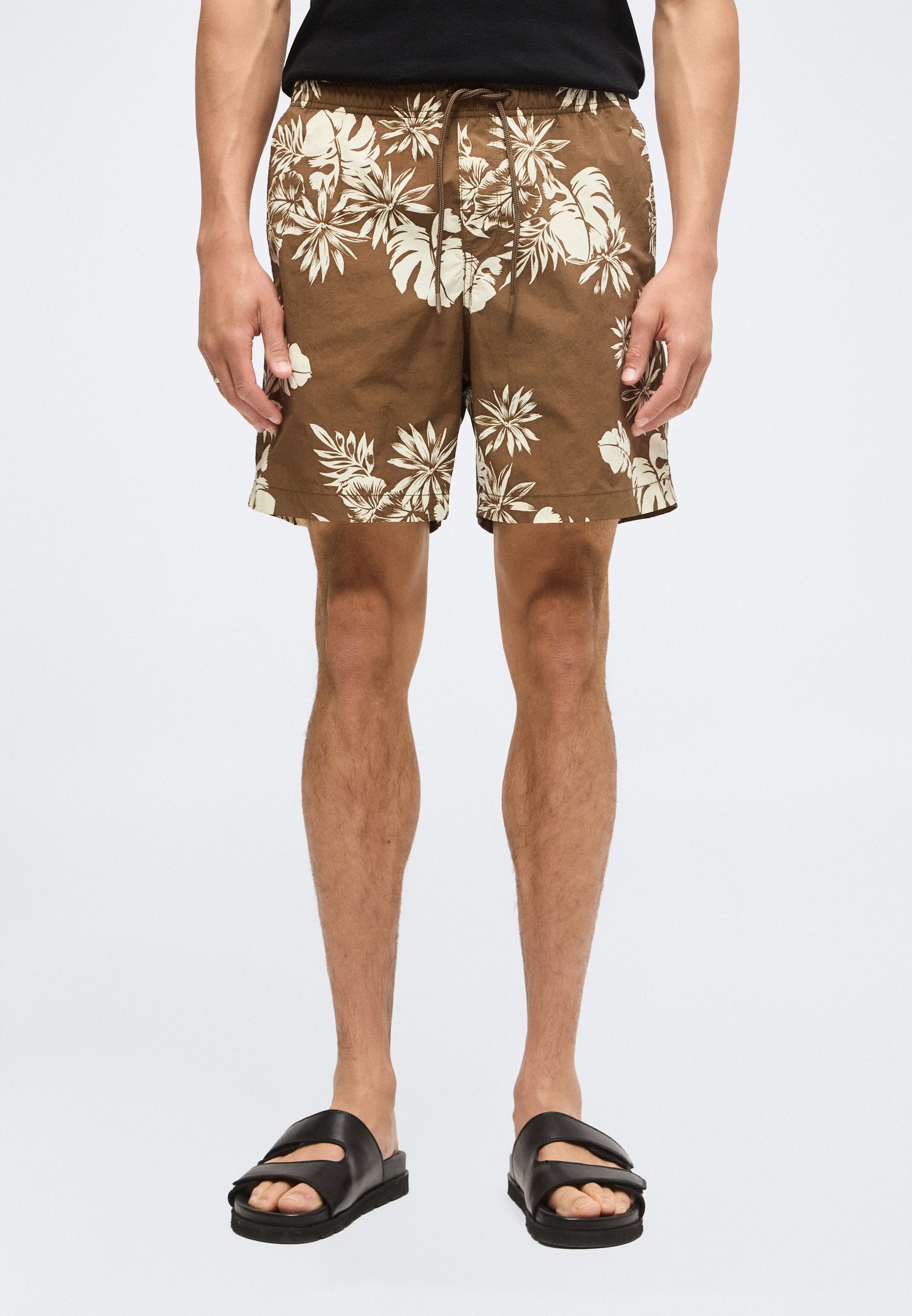 Shorts - brown