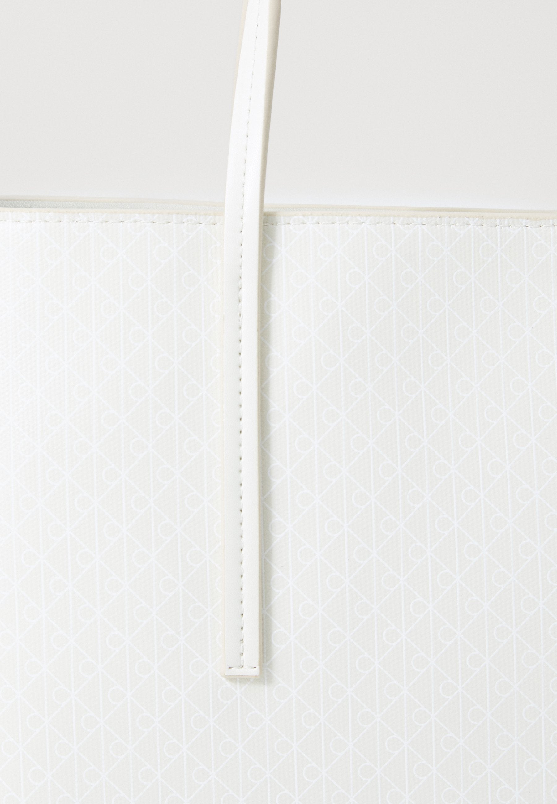 EMBLEM SMALL TOTE SET - Handbag - white