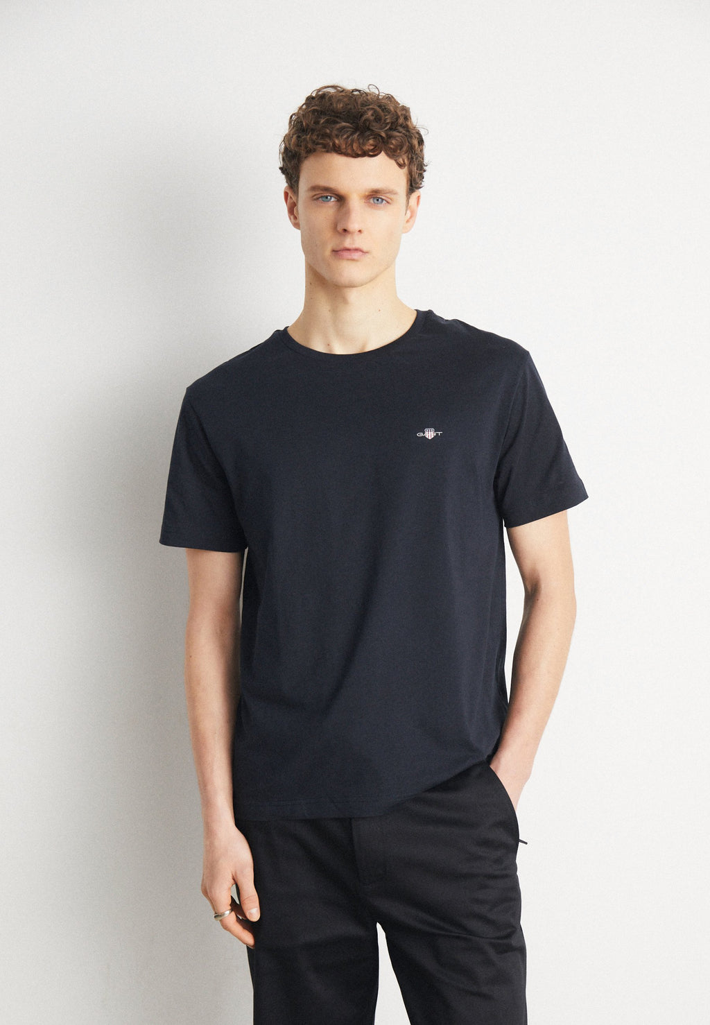 PRINTED ARCHIVE SHIELD - Basic T-shirt - black
