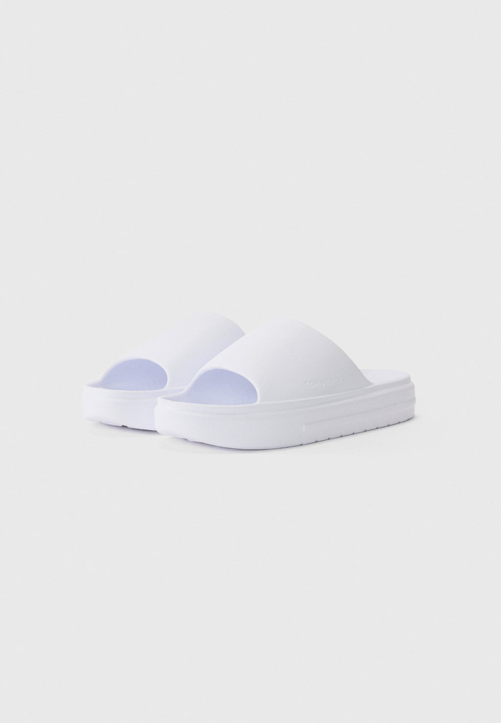 ESSENTIAL UNISEX - Slippers - white