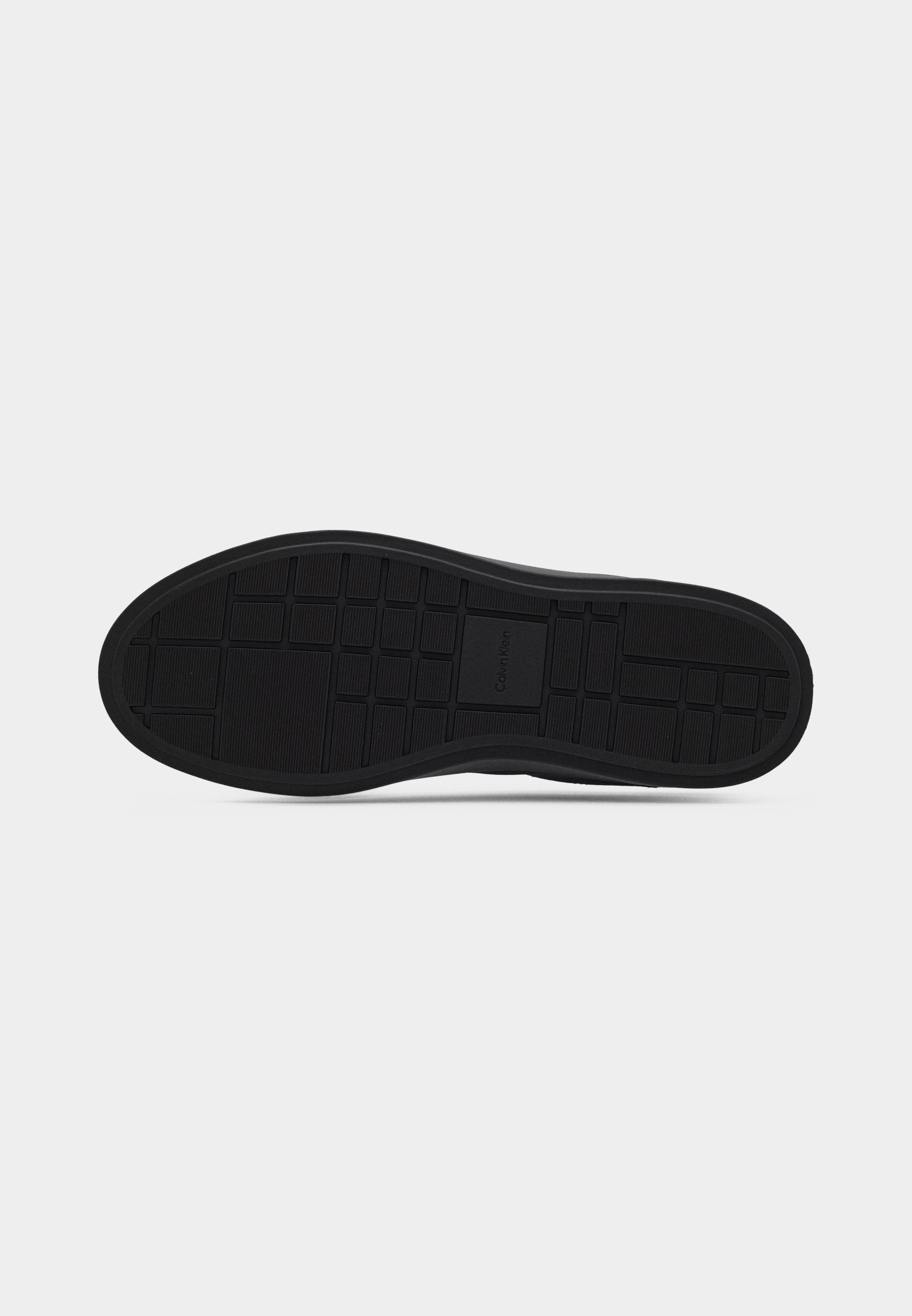 Trainers - triple black