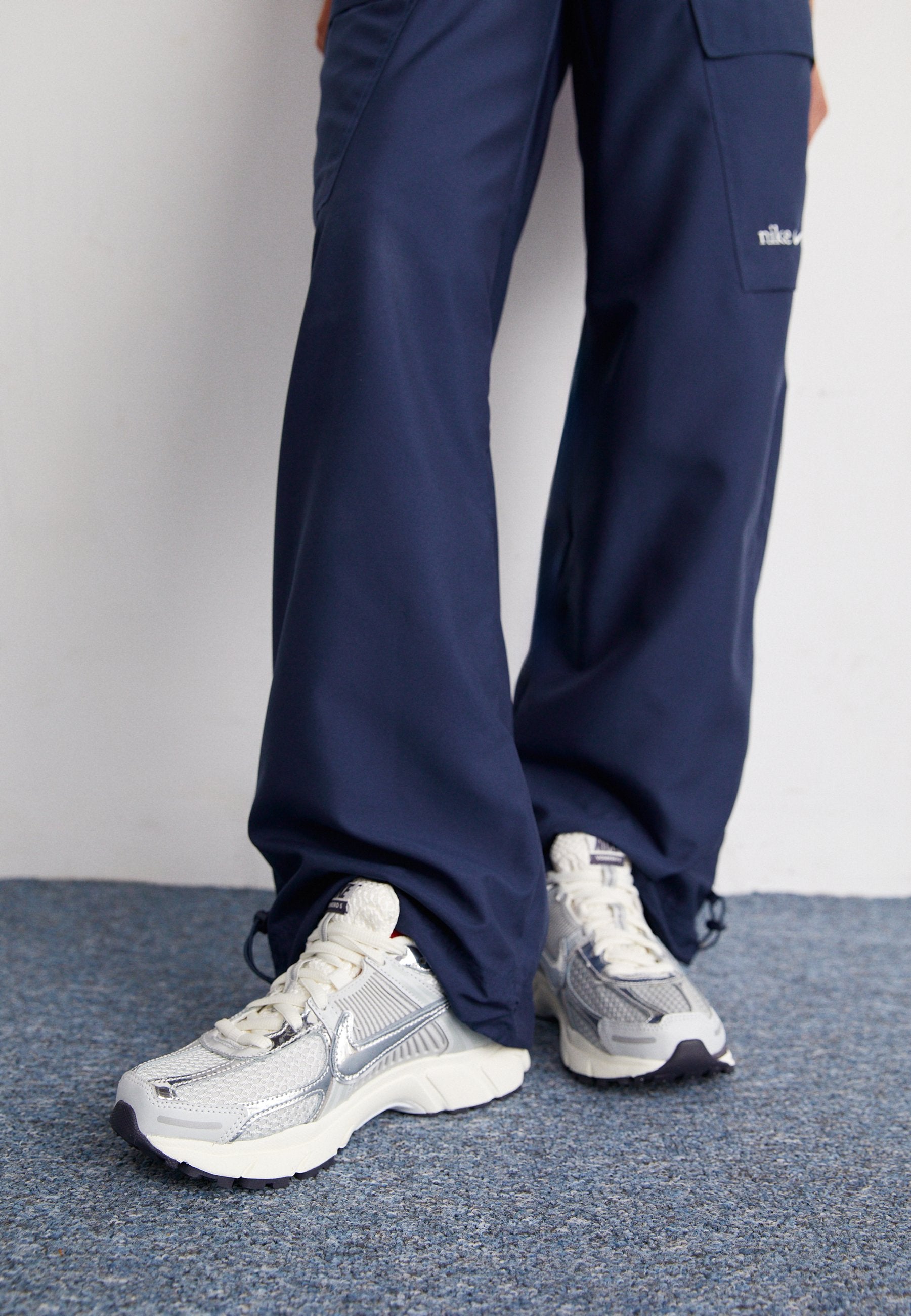 ZOOM VOMERO 5  - Trainers - photon dust/chrome/gridiron/sail/metallic platinum
