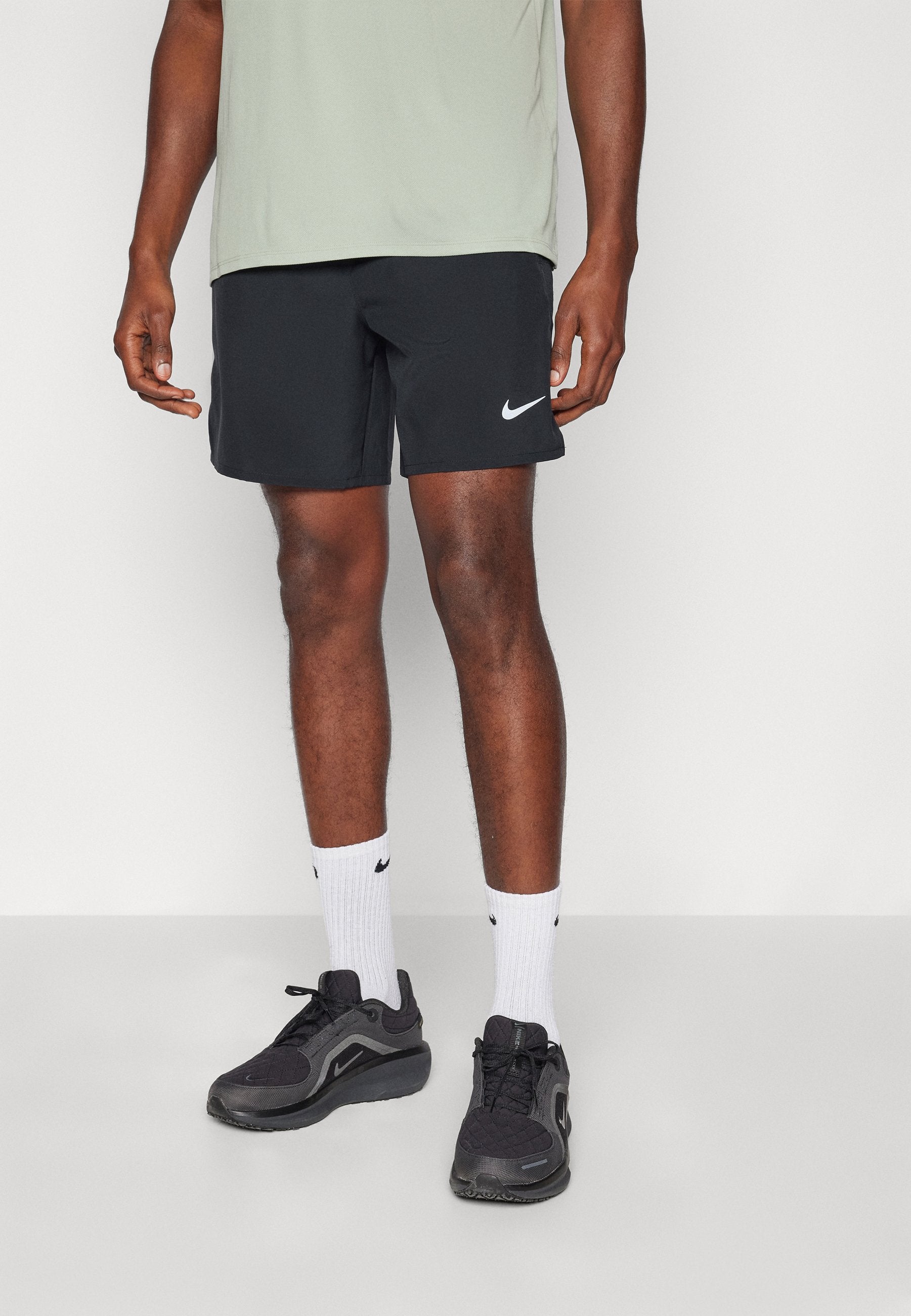 CHALLENGER SHORT - Sports shorts - black/reflective silver