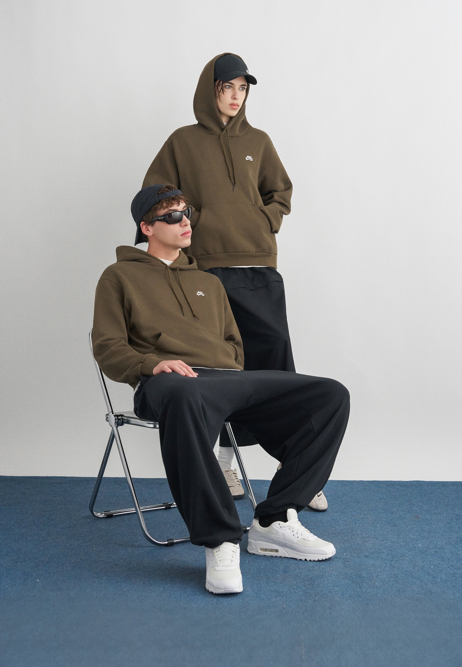 LOGO UNISEX - Hoodie - dark hazel/white