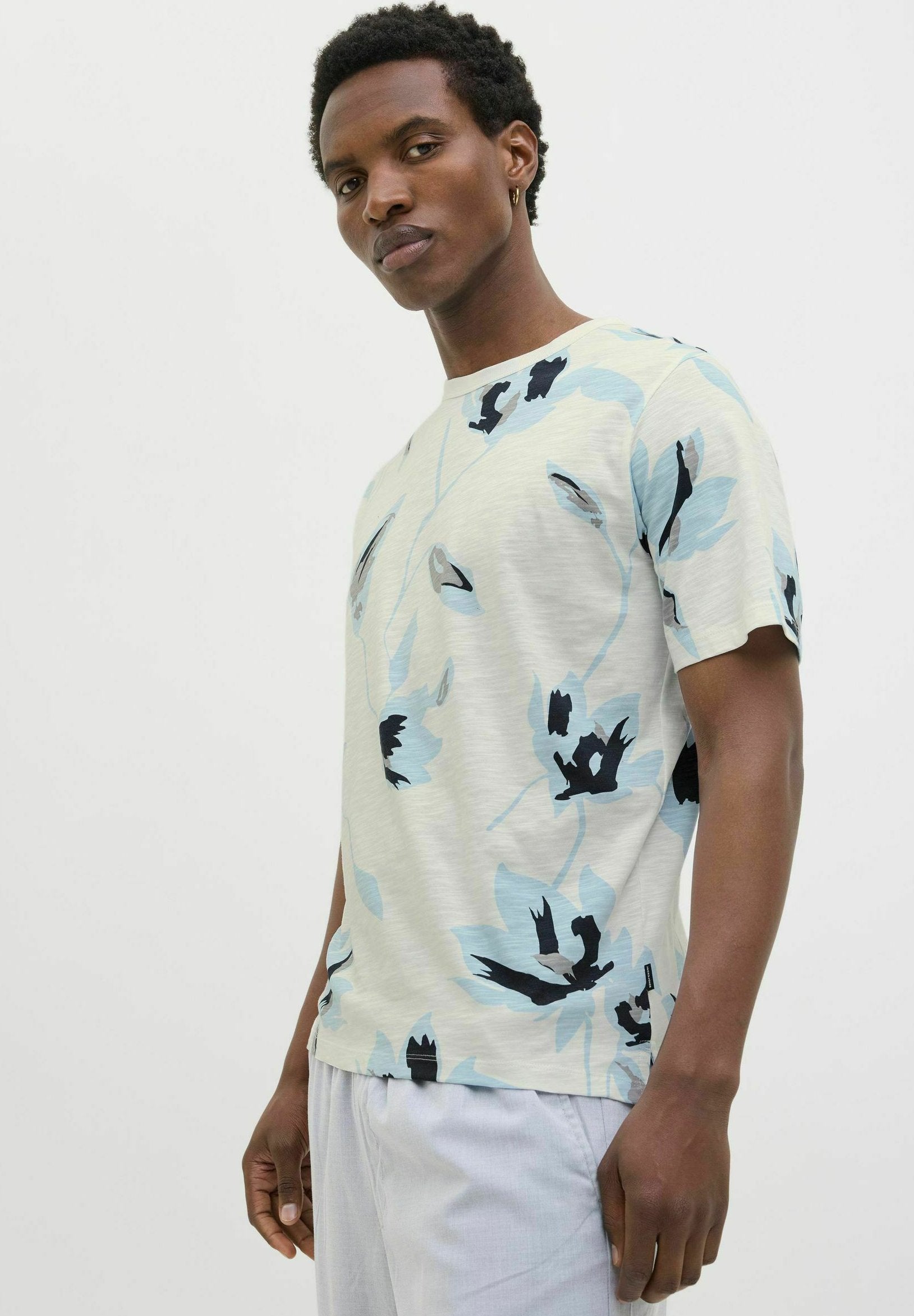 All Over Print - Print T-shirt - cloud dancer