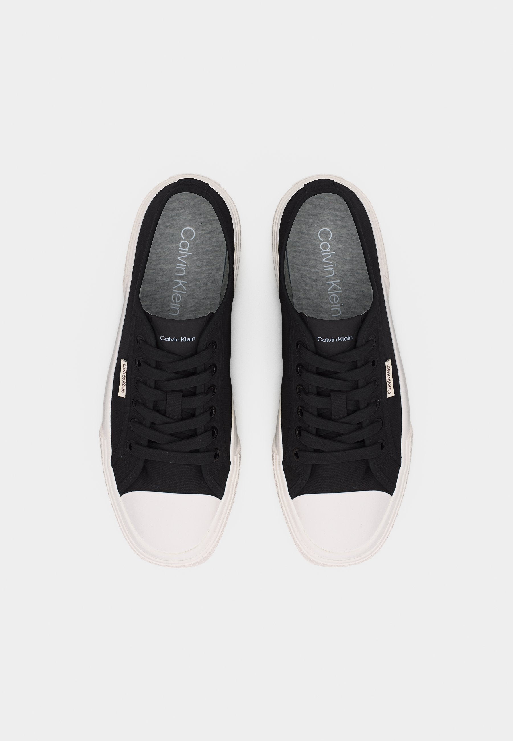 Trainers - black