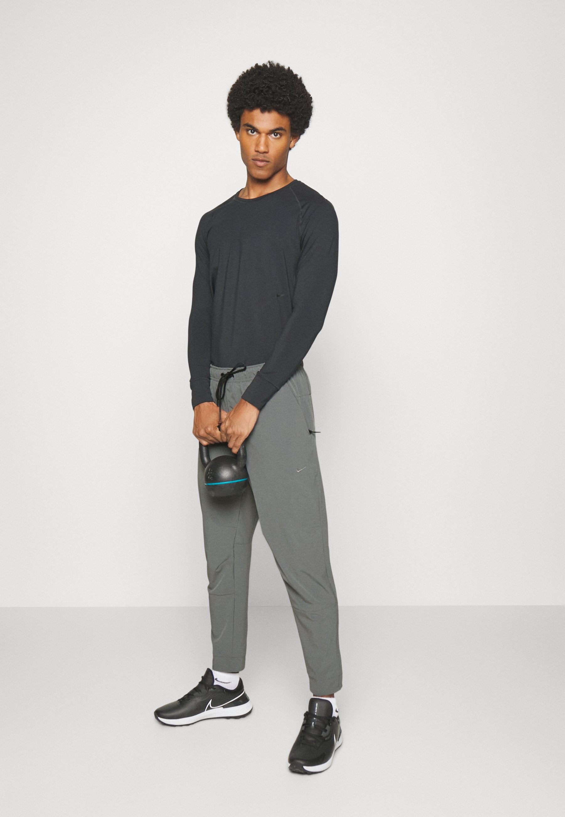 UNLIMITED - Tracksuit bottoms - smoke grey/black/reflective silver