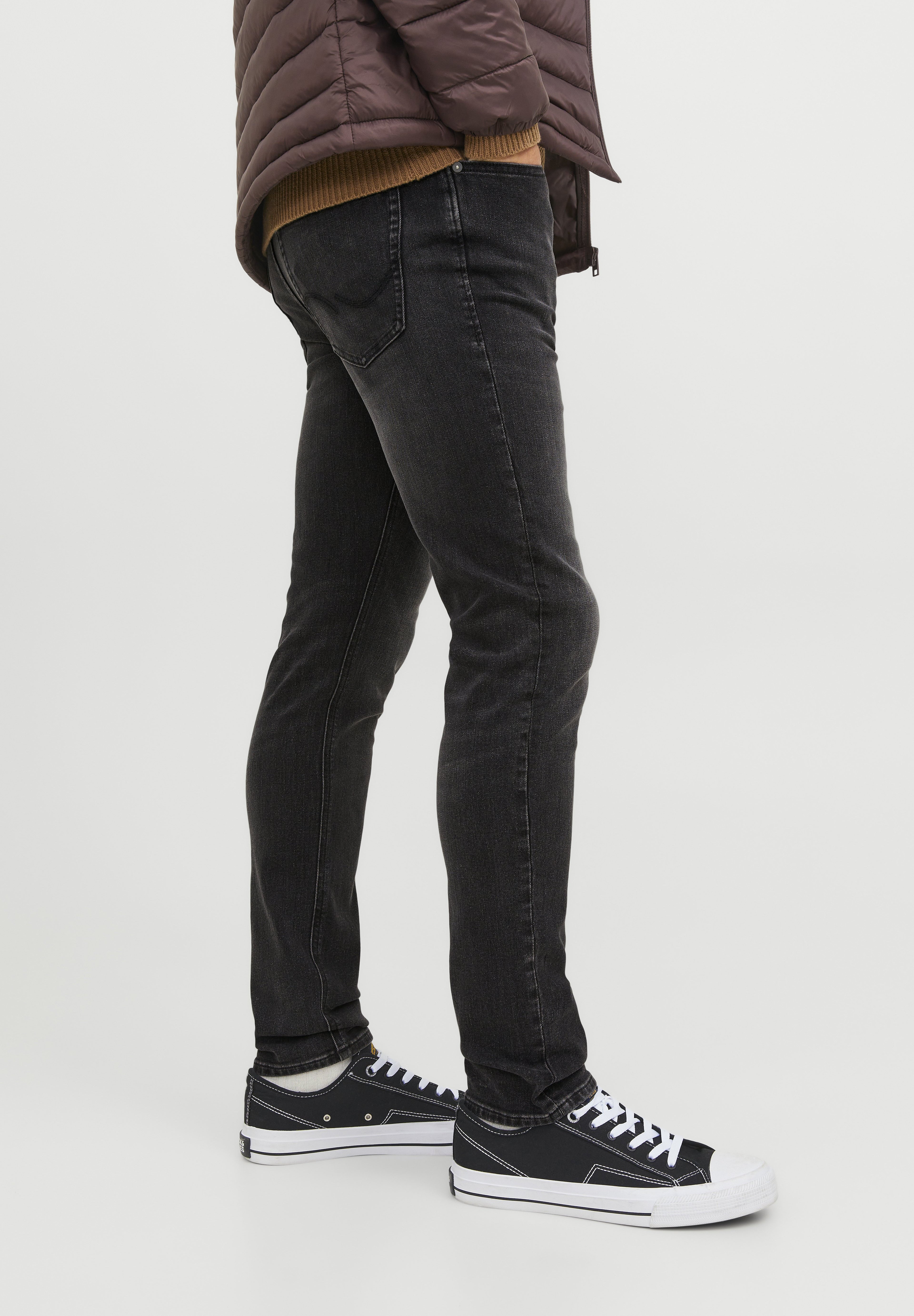 JWHGLENN Low Rise - Slim fit jeans - black denim