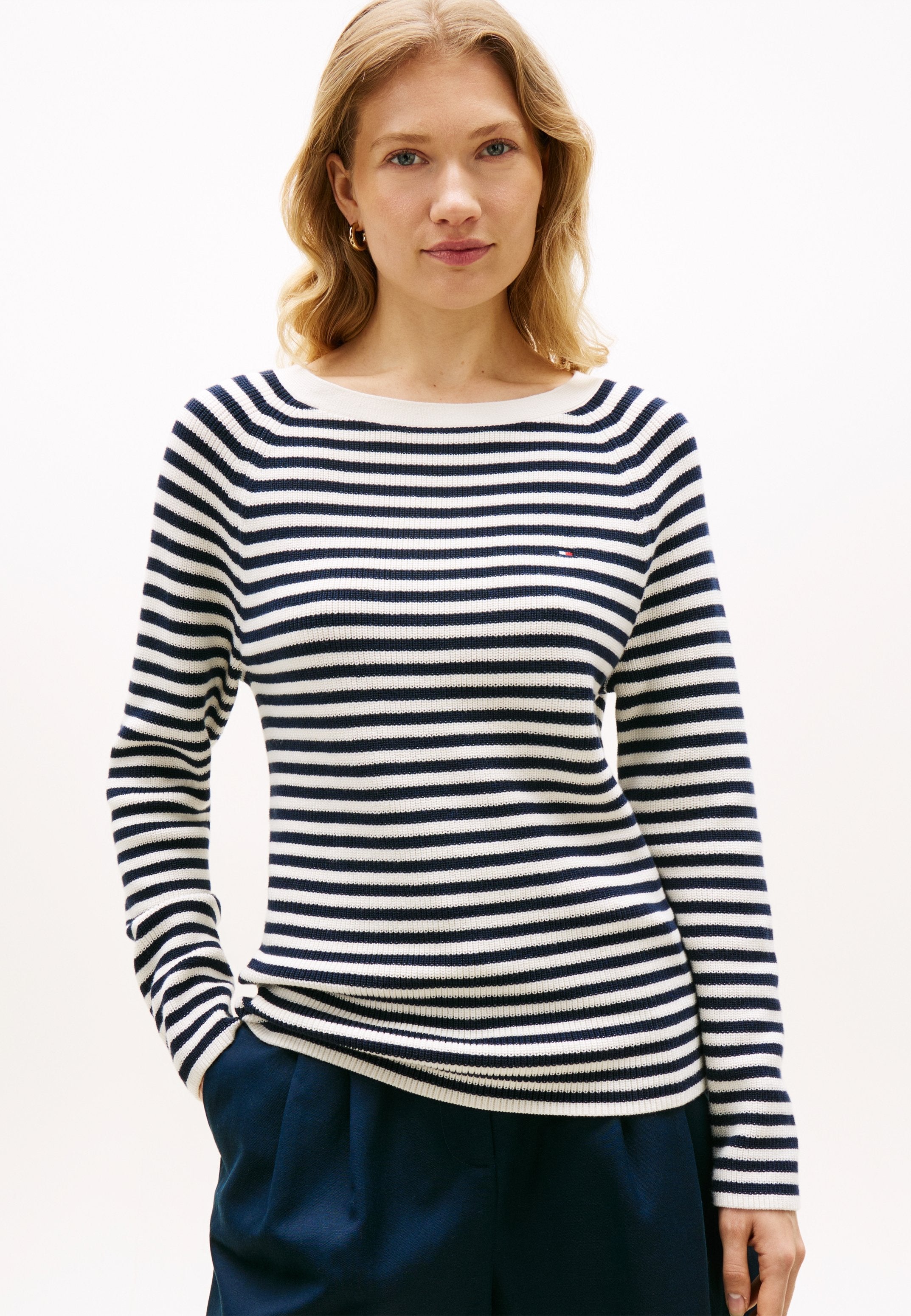 FINE KNIT BOAT NECK JUMPER - Jumper - ivory petal/dark night navy