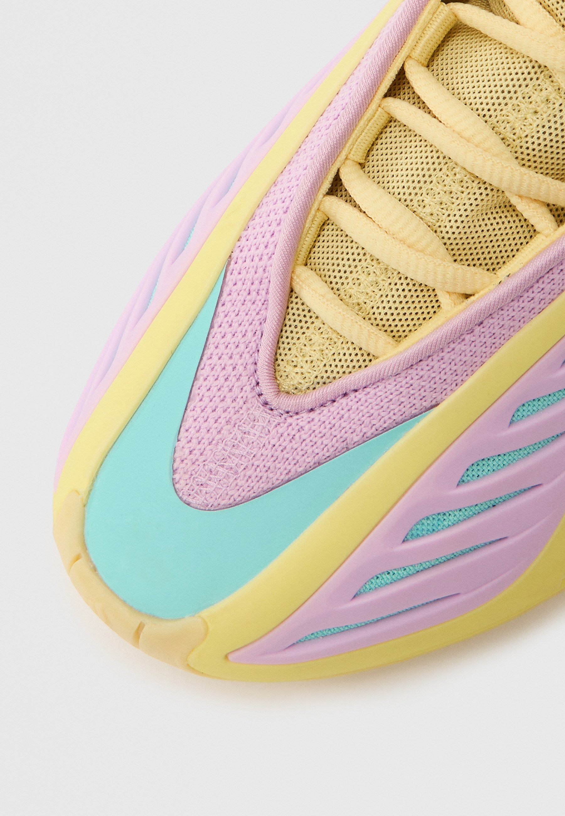 ANTHONY EDWARDS 2 UNISEX - Basketball shoes - almost yellow/bliss lilac/flash aqua