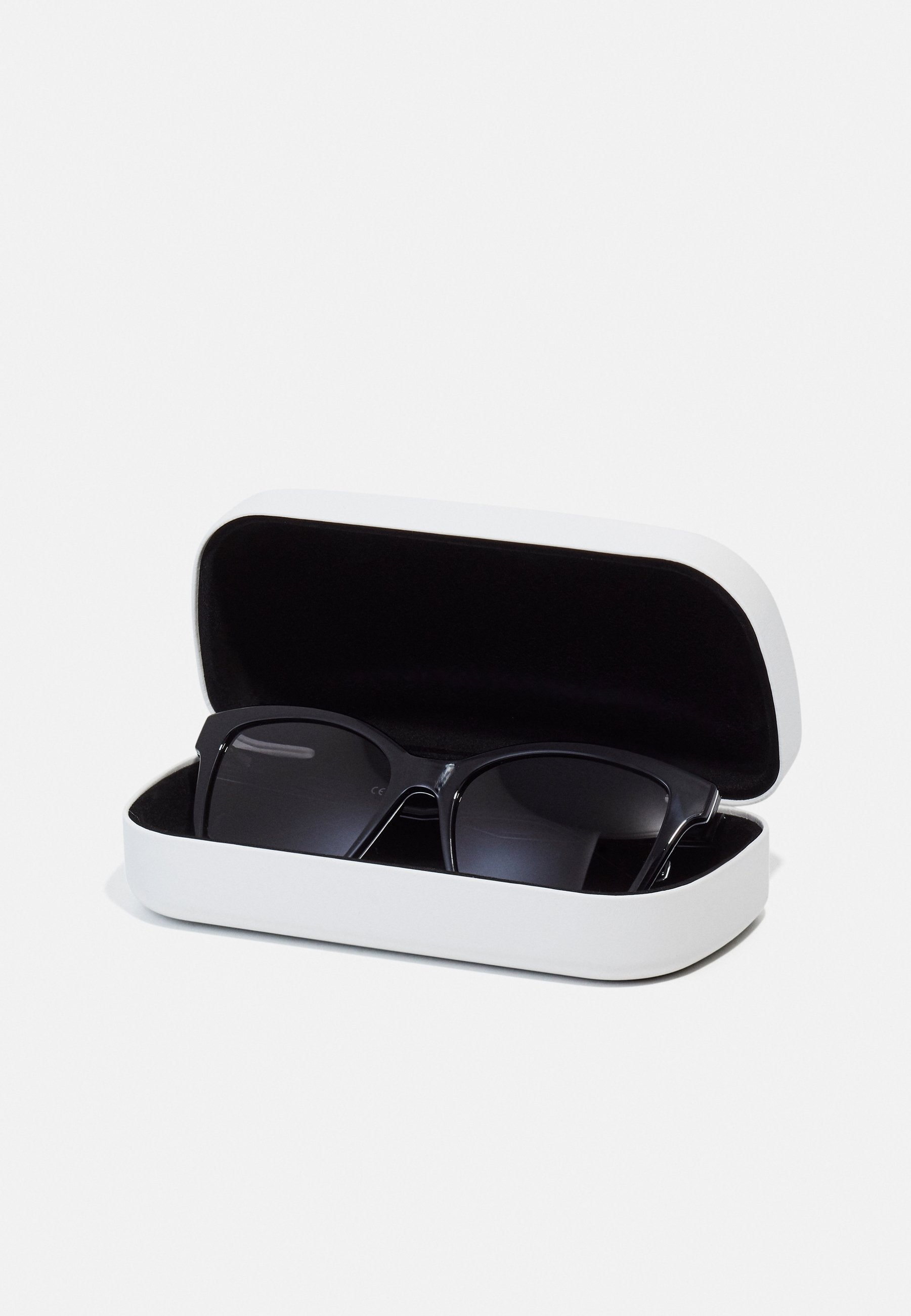 Lunettes de soleil - noires
