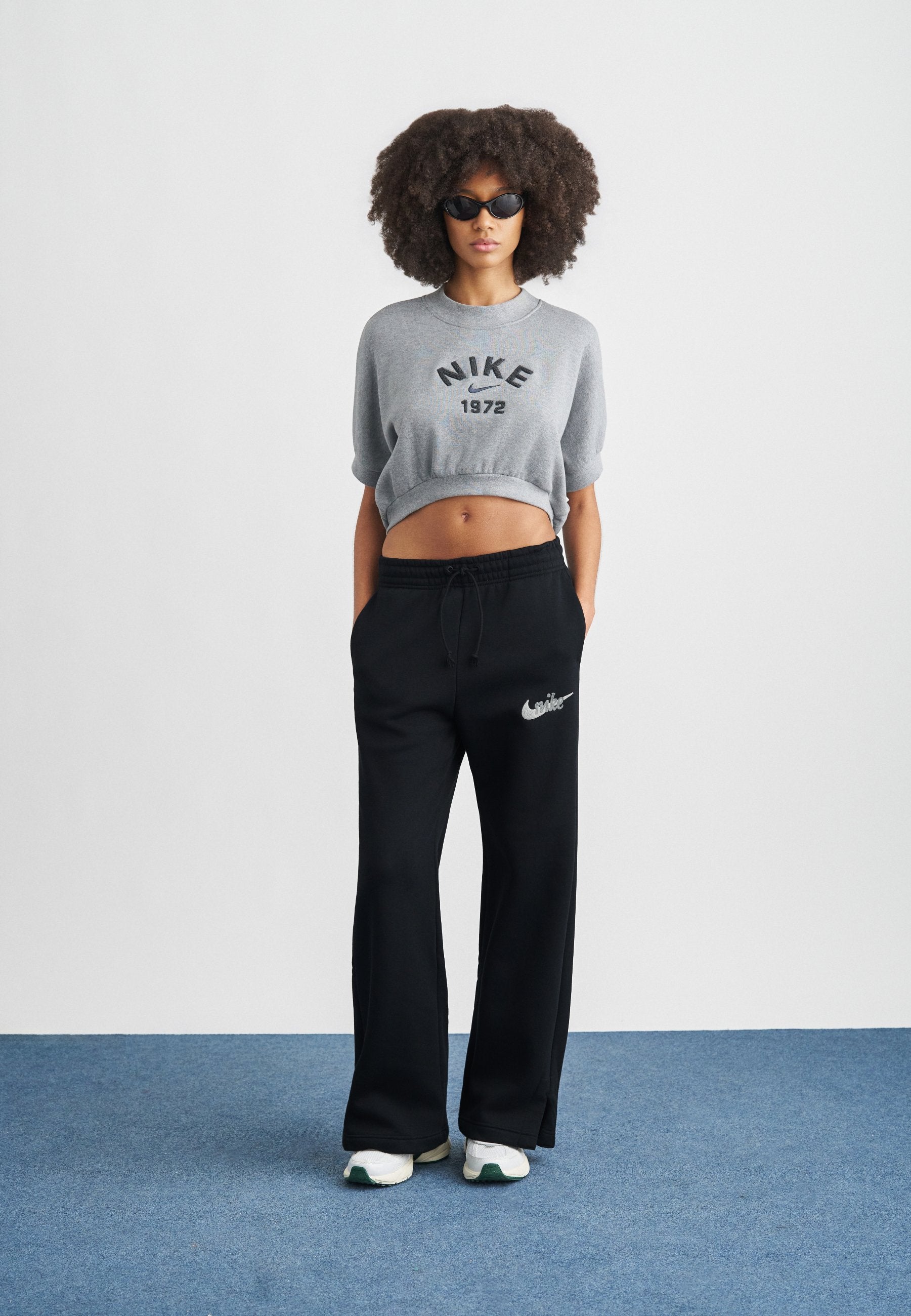 LOGO - Tracksuit bottoms - black/summit white