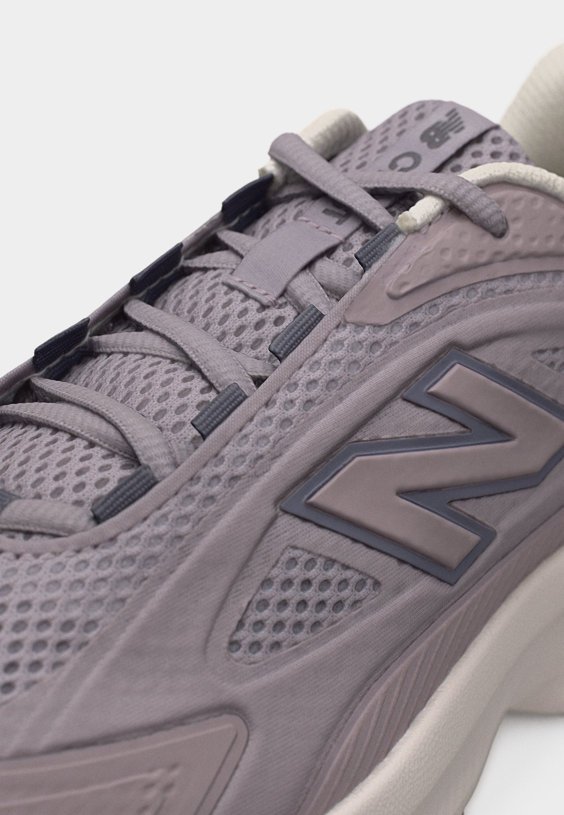 CATALYST - Training shoe - truffle salt