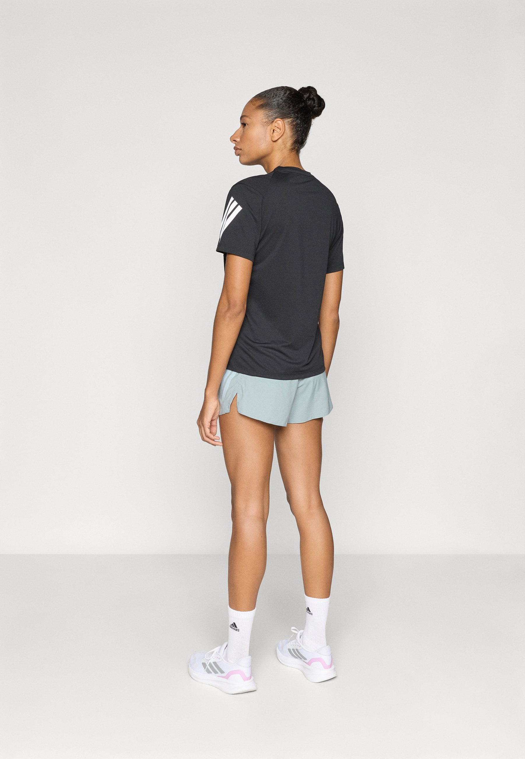 ADI365 - Sports shorts - sage