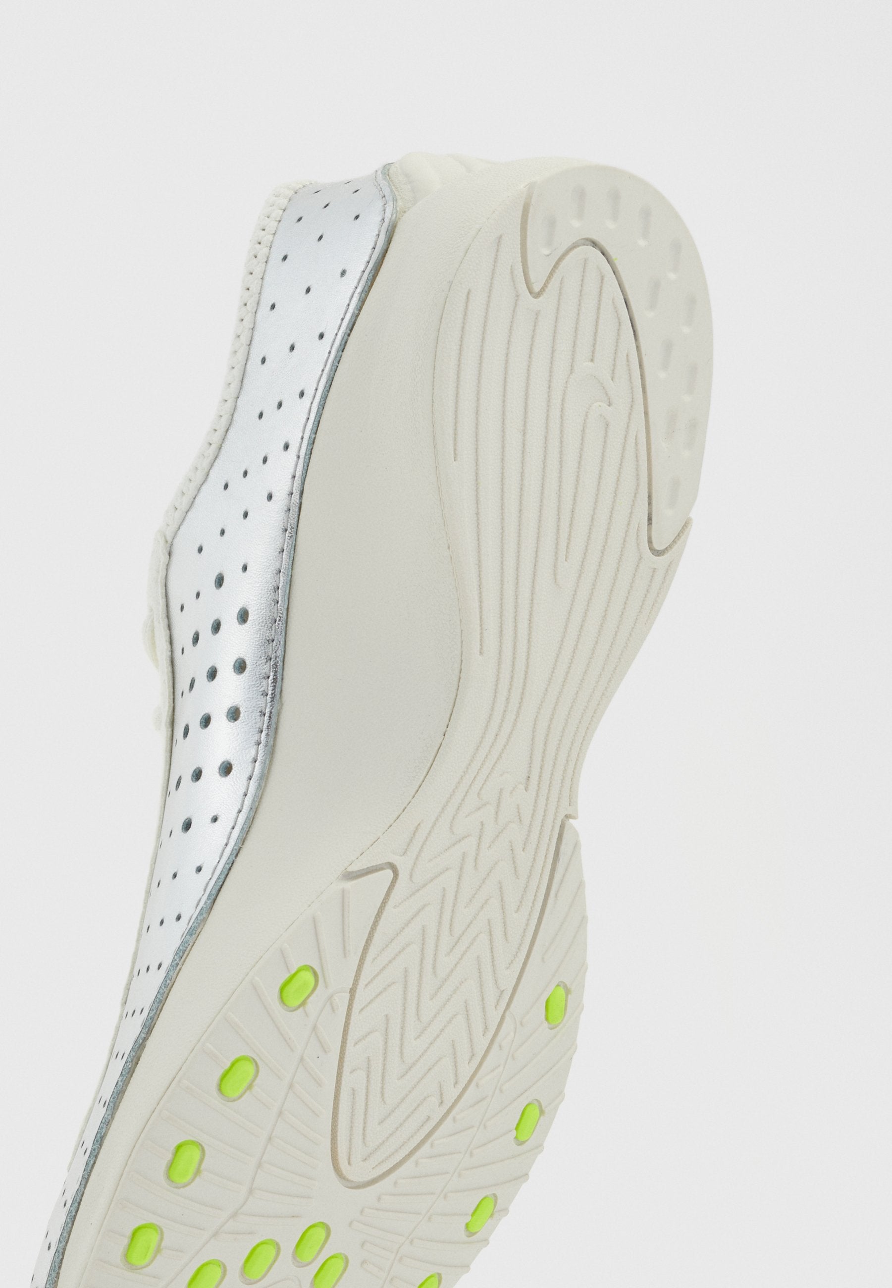 AIR SUPERFLY - Trainers - pale ivory/silver-coloured