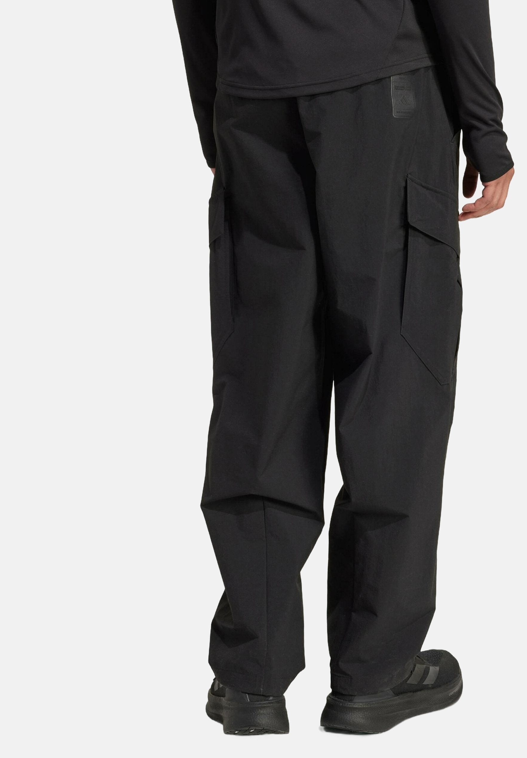 AMG PETRONAS FORMULA ONE MECHANICS LOOSE - Cargo trousers - black   reflective silver