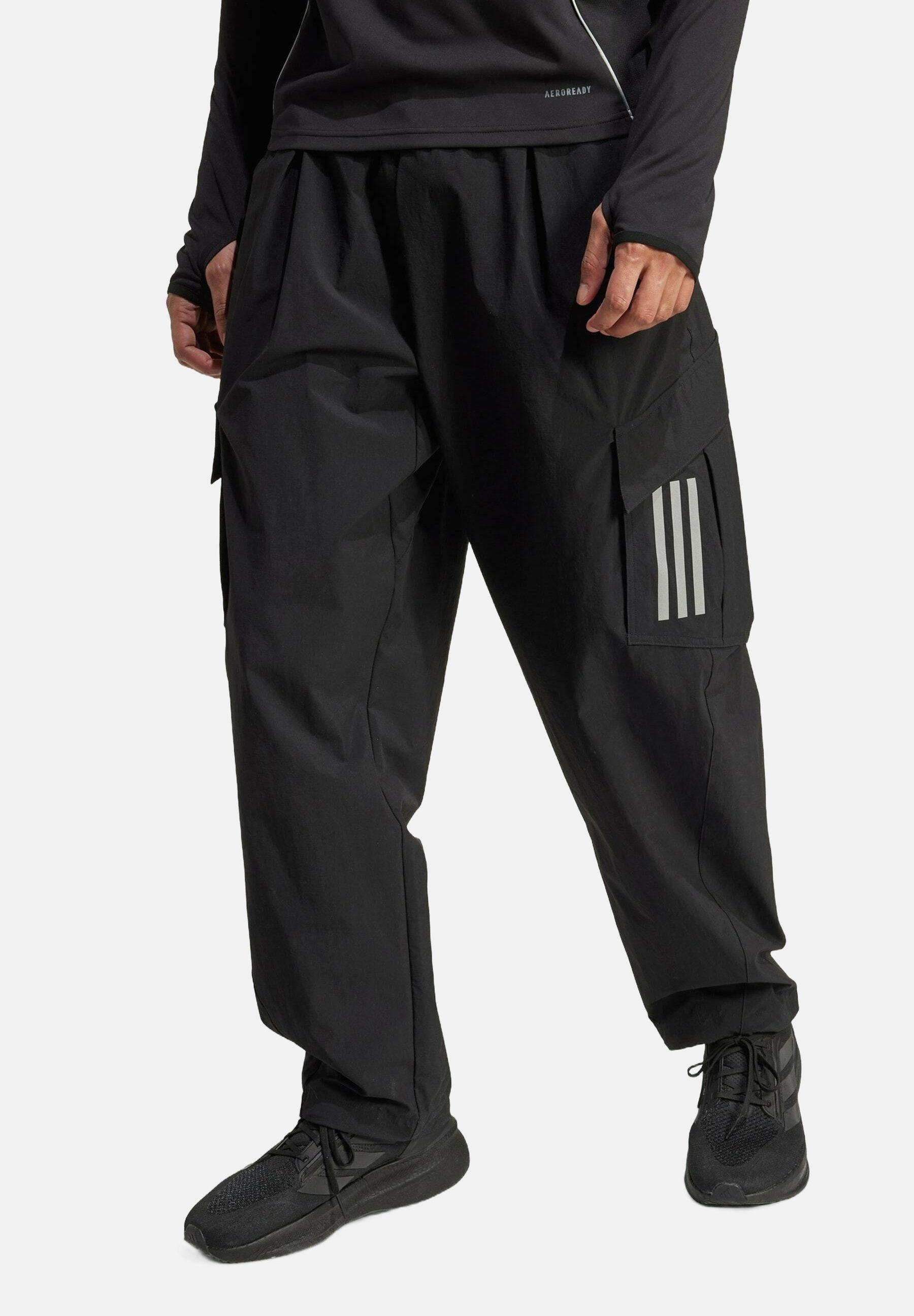 AMG PETRONAS FORMULA ONE MECHANICS LOOSE - Cargo trousers - black   reflective silver