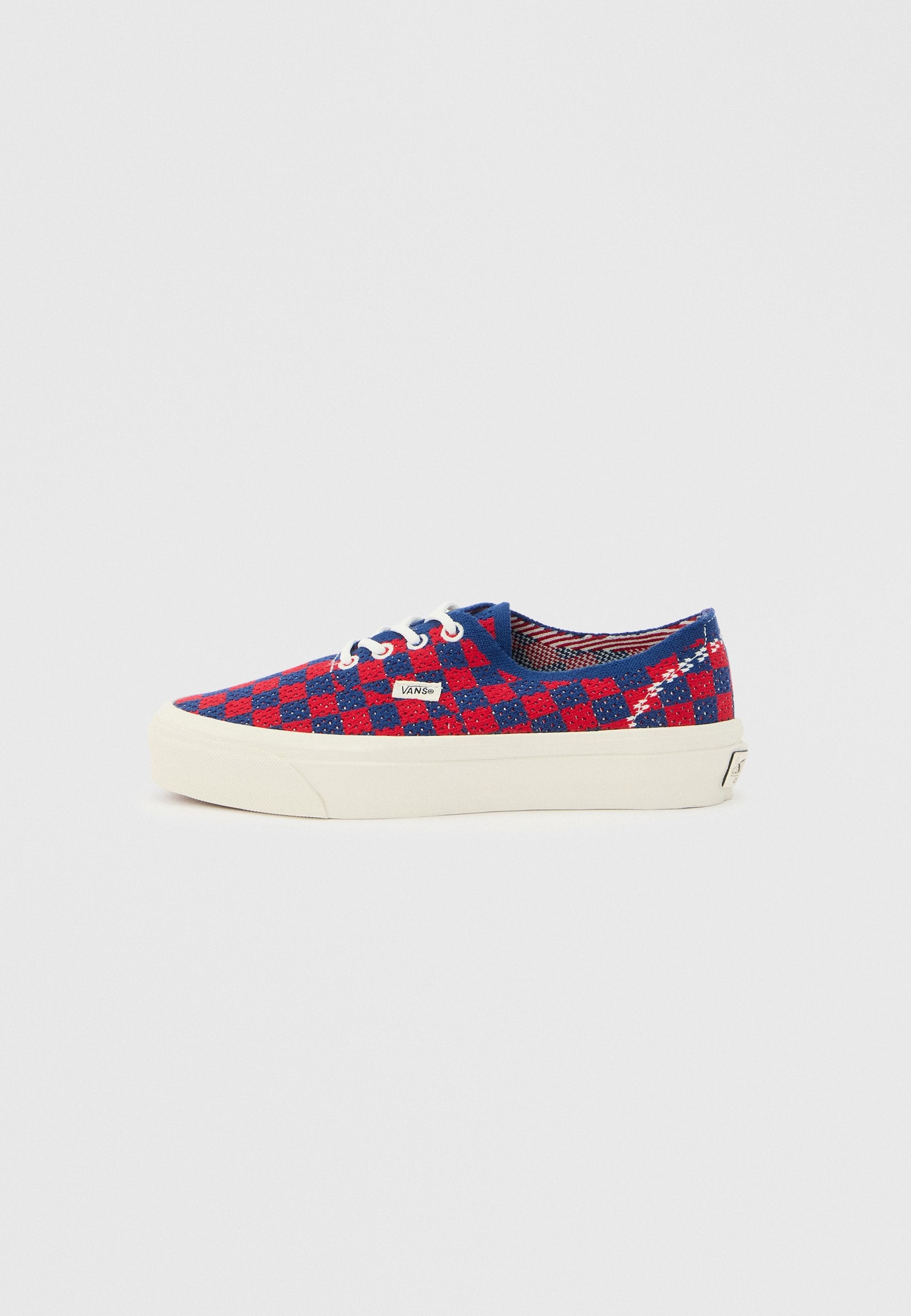 PREMIUM AUTHENTIC 44 EK - Skate shoes - red/blue