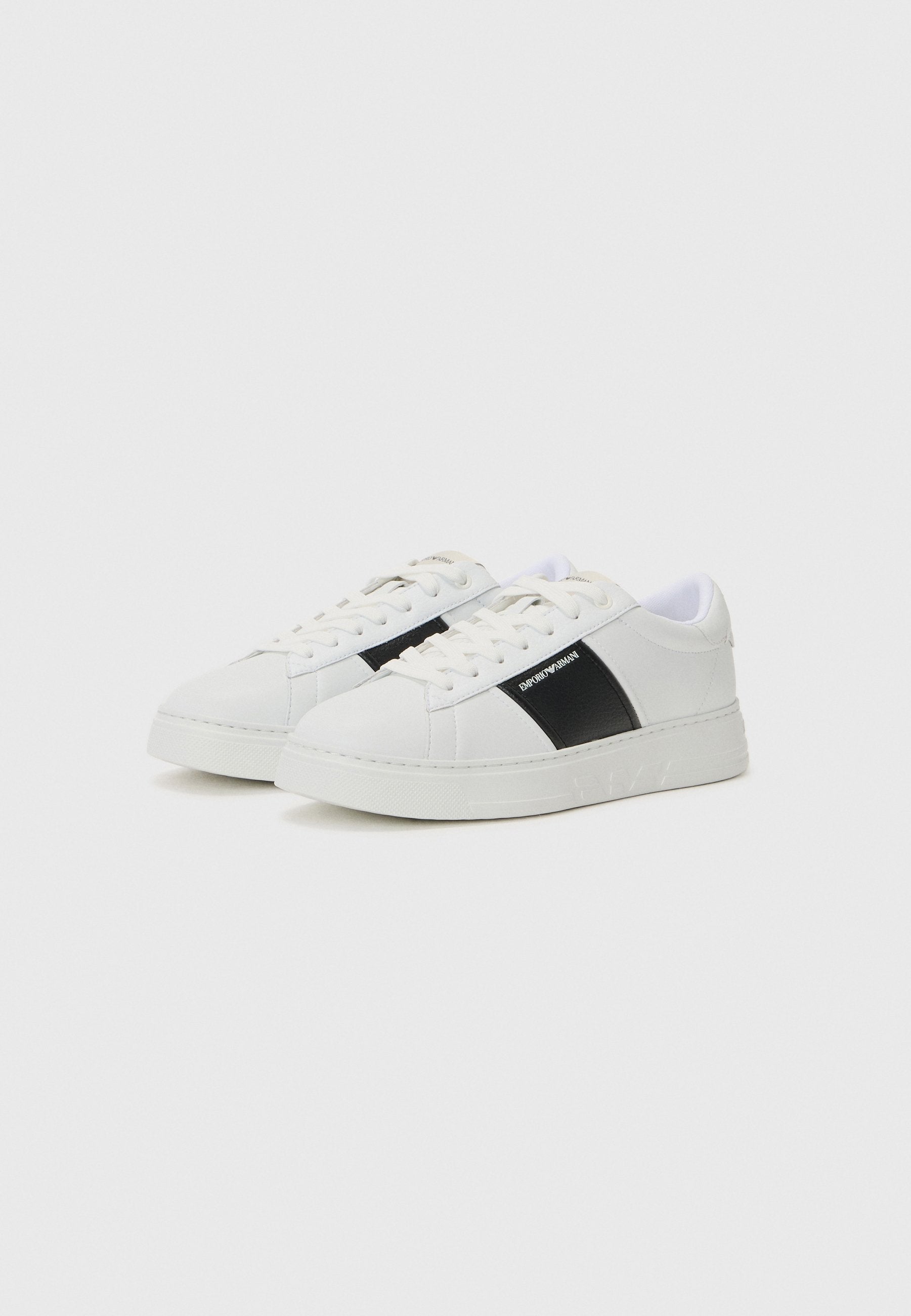 Trainers - white/black