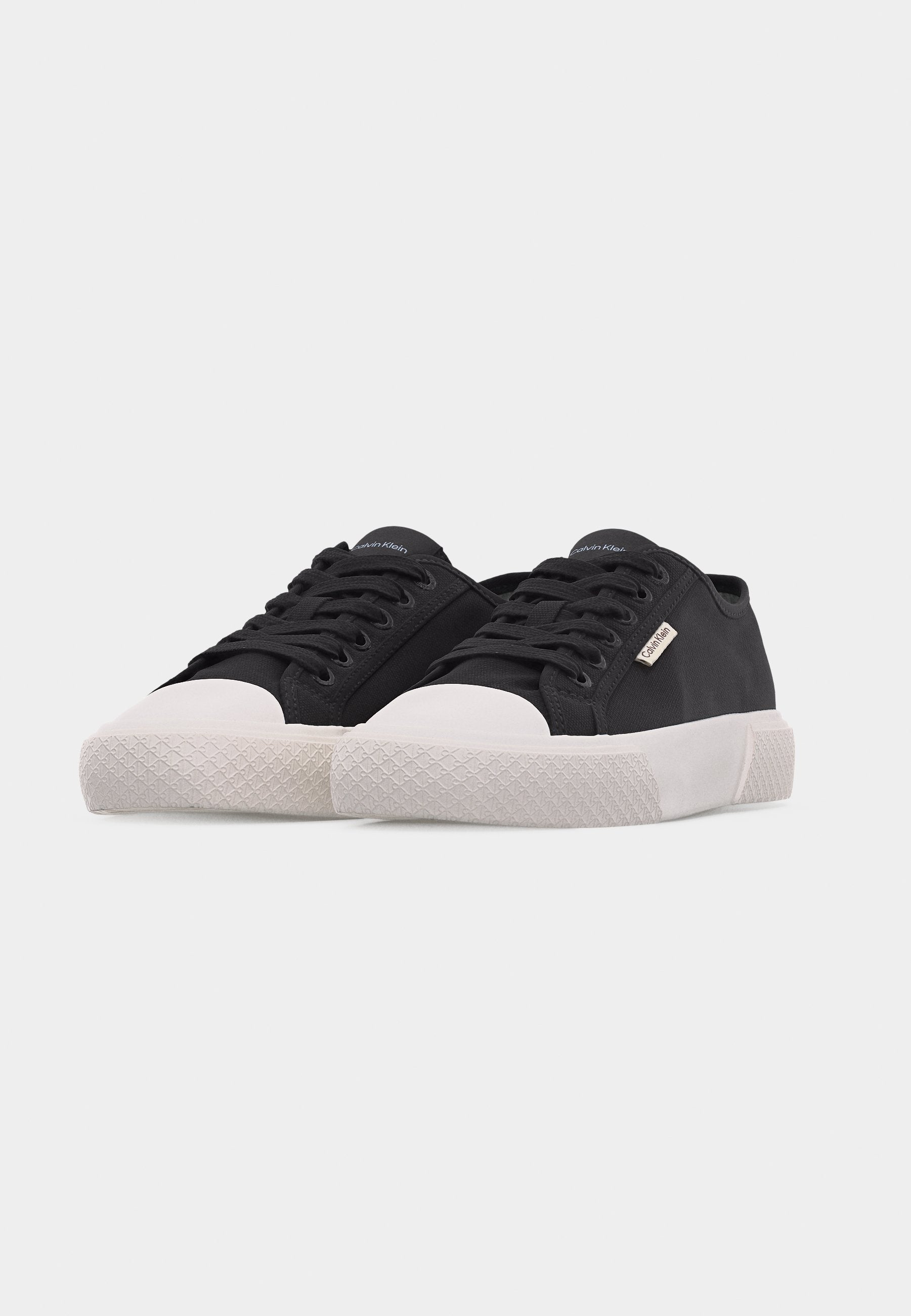 Trainers - black