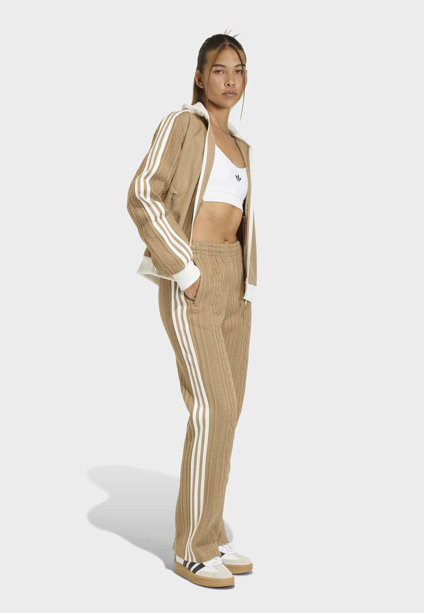 CLASSIC - Tracksuit bottoms - cardboard