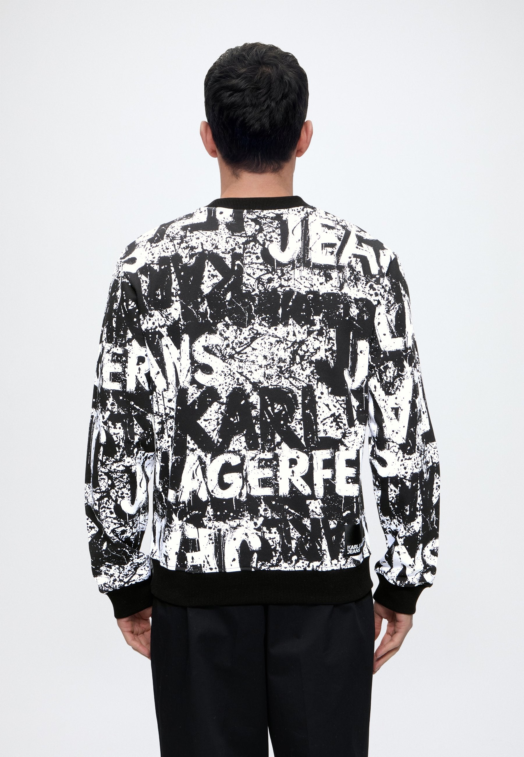 Sweatshirt - black