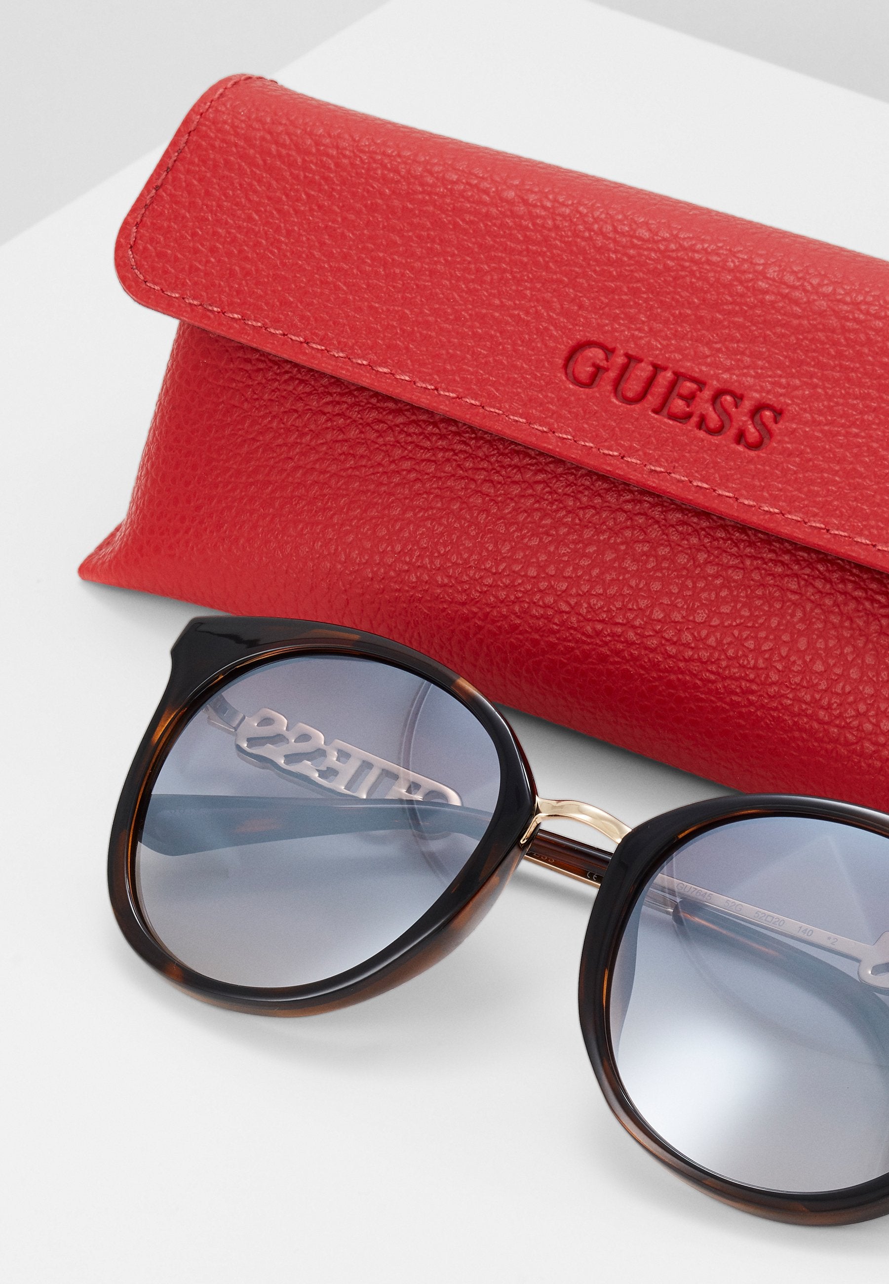 Sunglasses - black