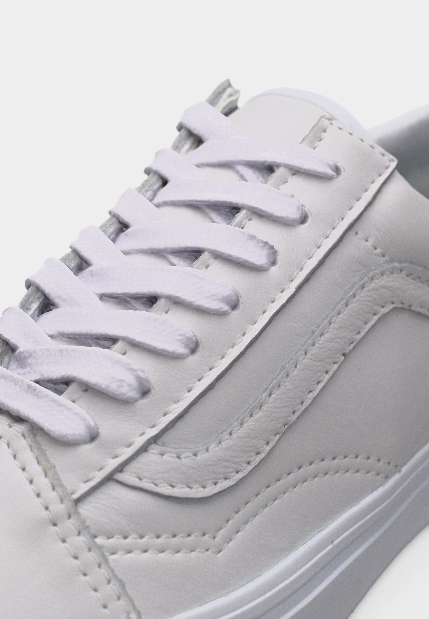 OLD SKOOL UNISEX - Skate shoes - true white