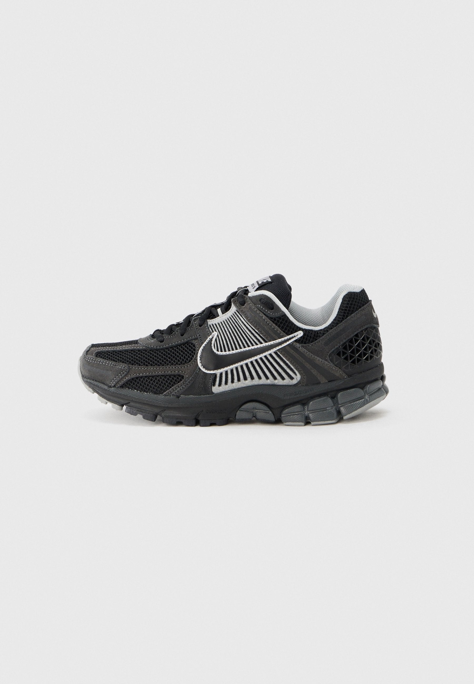 ZOOM VOMERO - Trainers - anthracite/black/chrome/silver-coloured