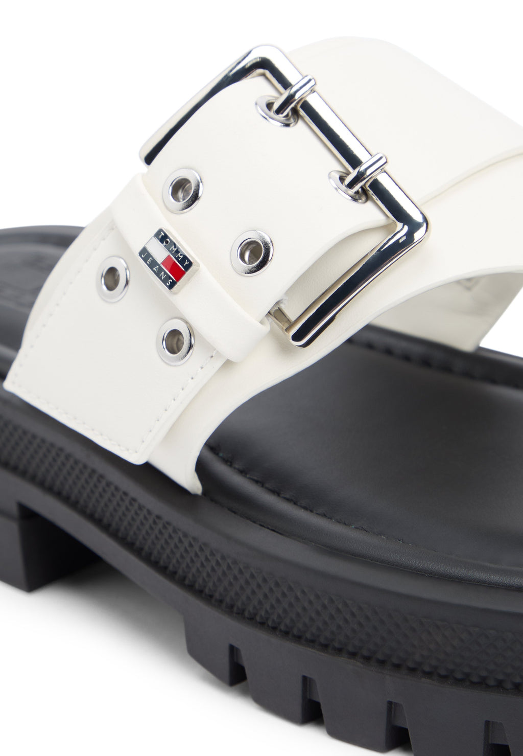 BUCKLE CLEAT TOE POST SANDALS - Sandals - ivory