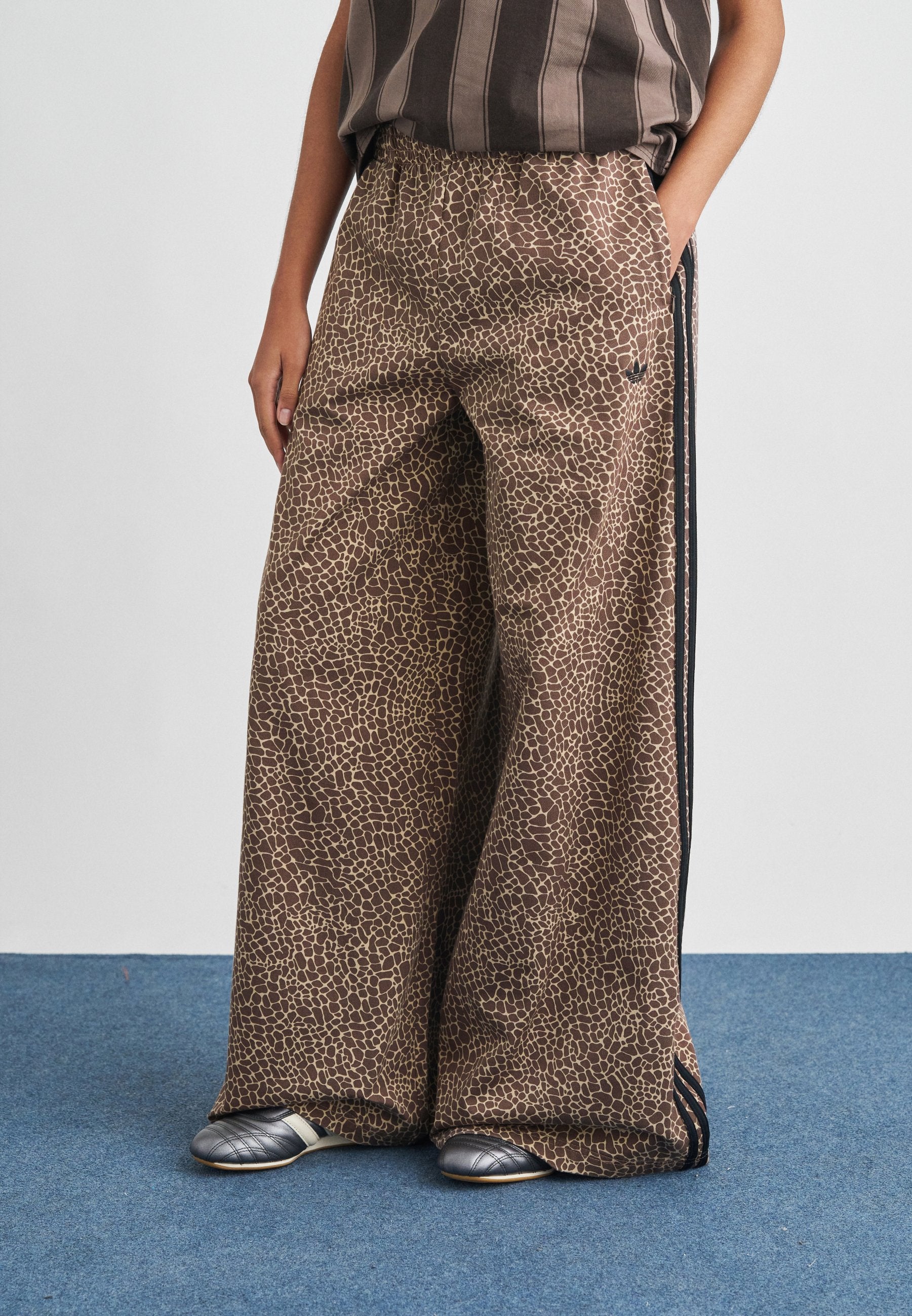 FIRDBIRD PANT - Jean coupe décontractée - coloris terre/kaki pierre