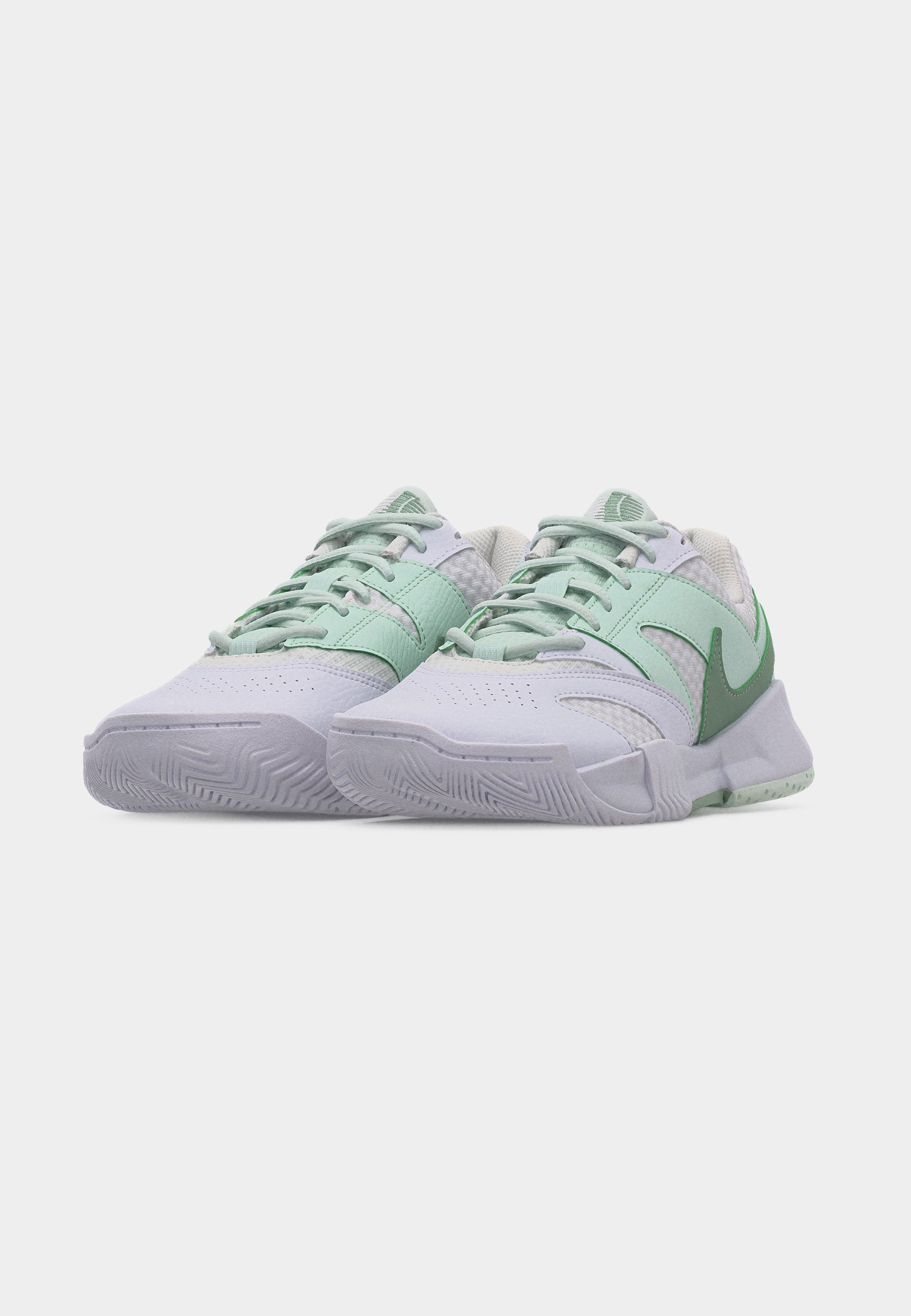 COURT LITE 4 - Chaussures de tennis tout terrain - blanc/vapeur/vert pâle