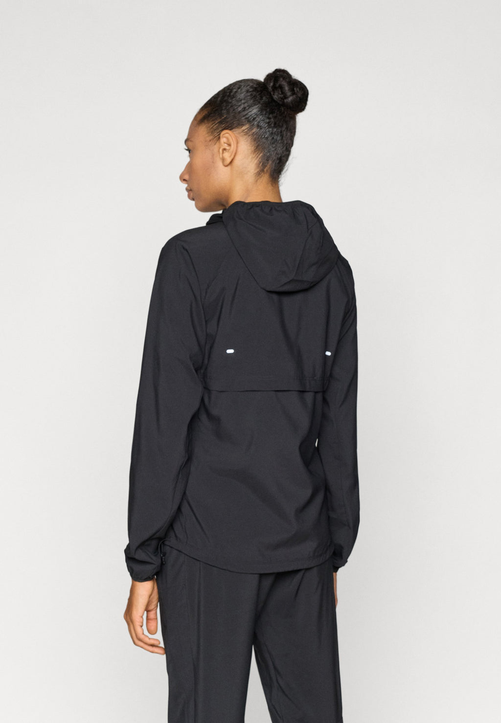 RUN ESS JKT W - Windbreaker - black