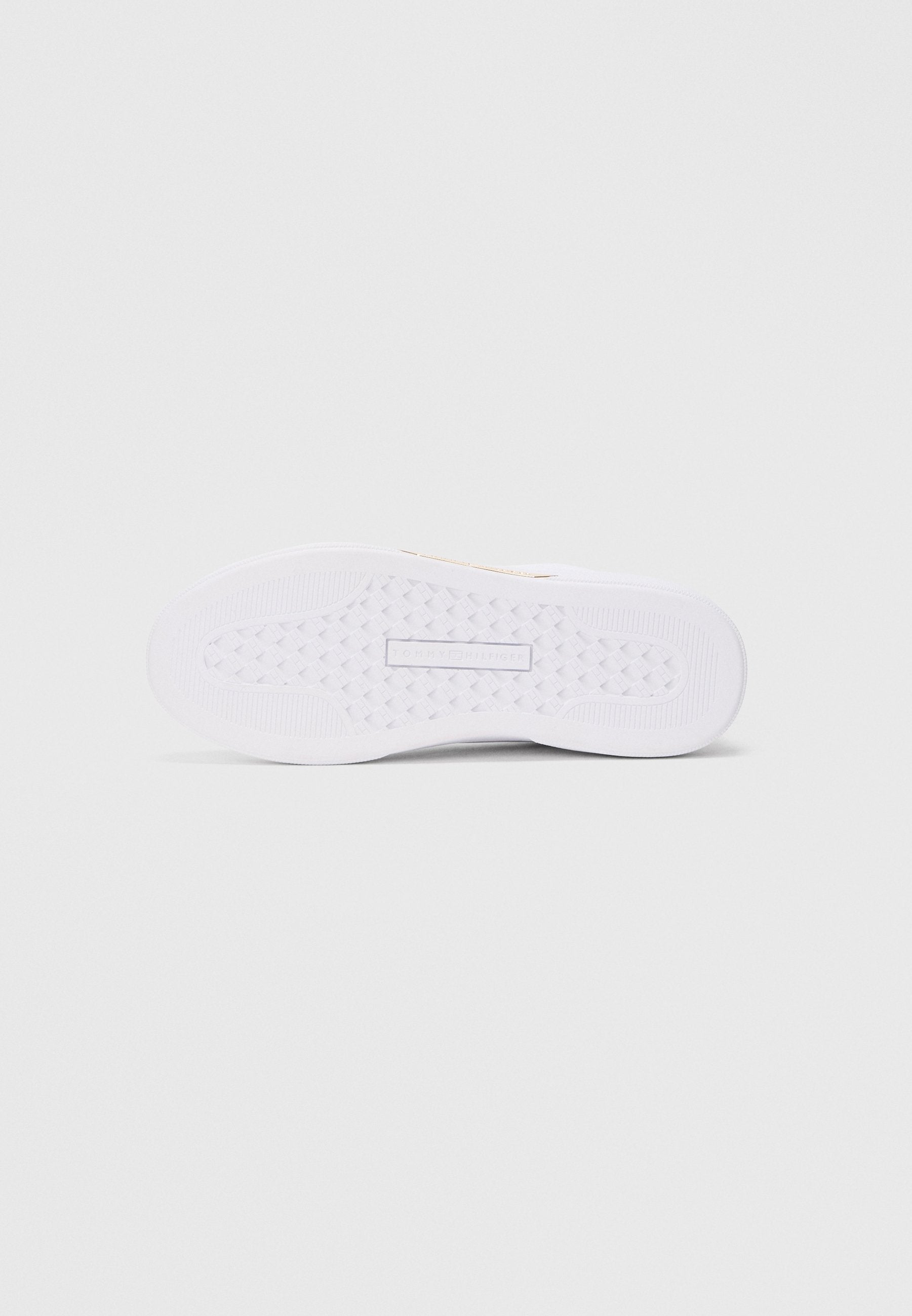BASKETS BASSES EN CUIR À PLAQUE LOGO - Baskets - blanc
