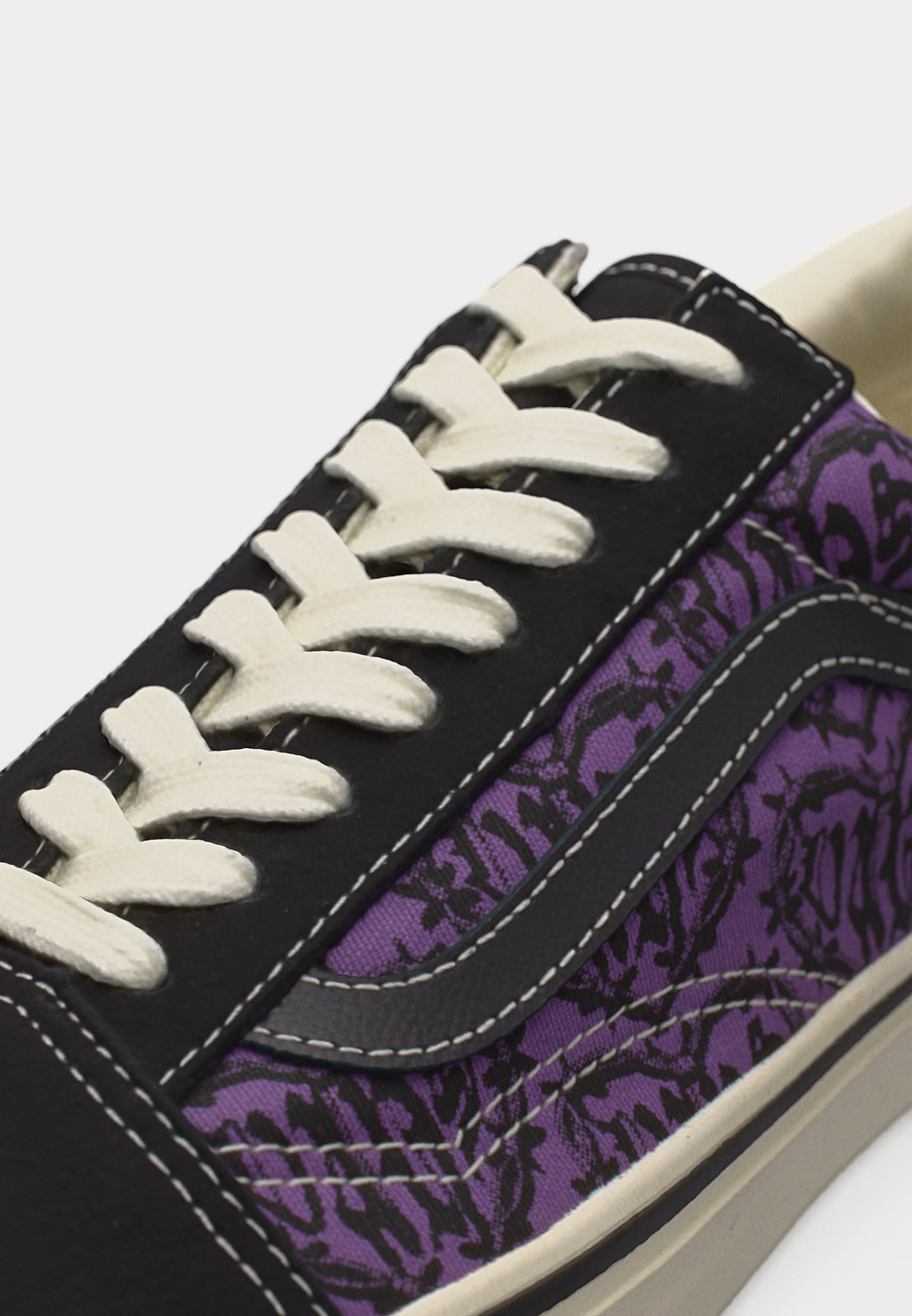 OLD SKOOL UNISEX - Skate shoes - black/purple
