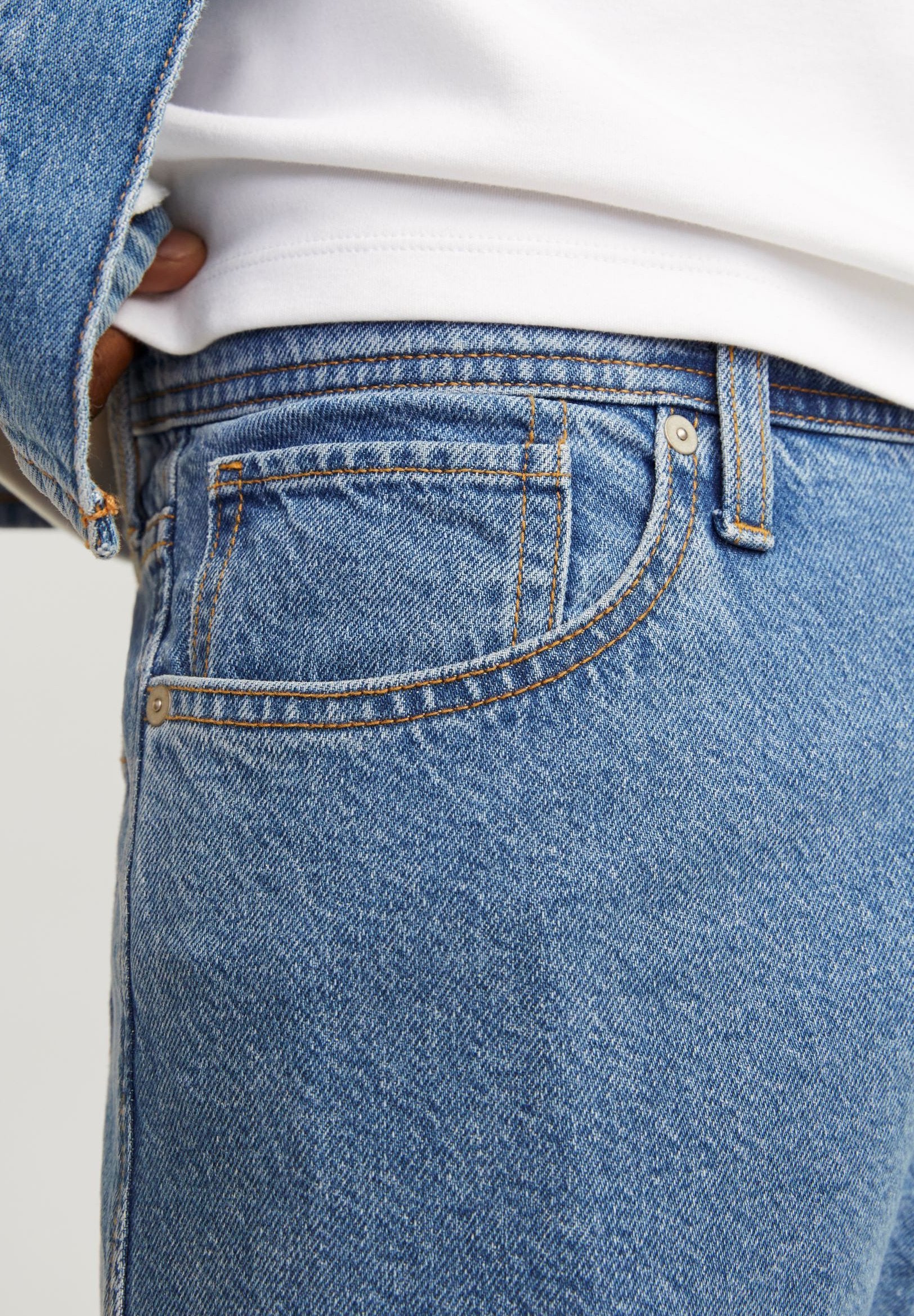 Loose fit JJIEDDIE JJBASIC SQ 735 NOOS - Straight leg jeans - blue denim