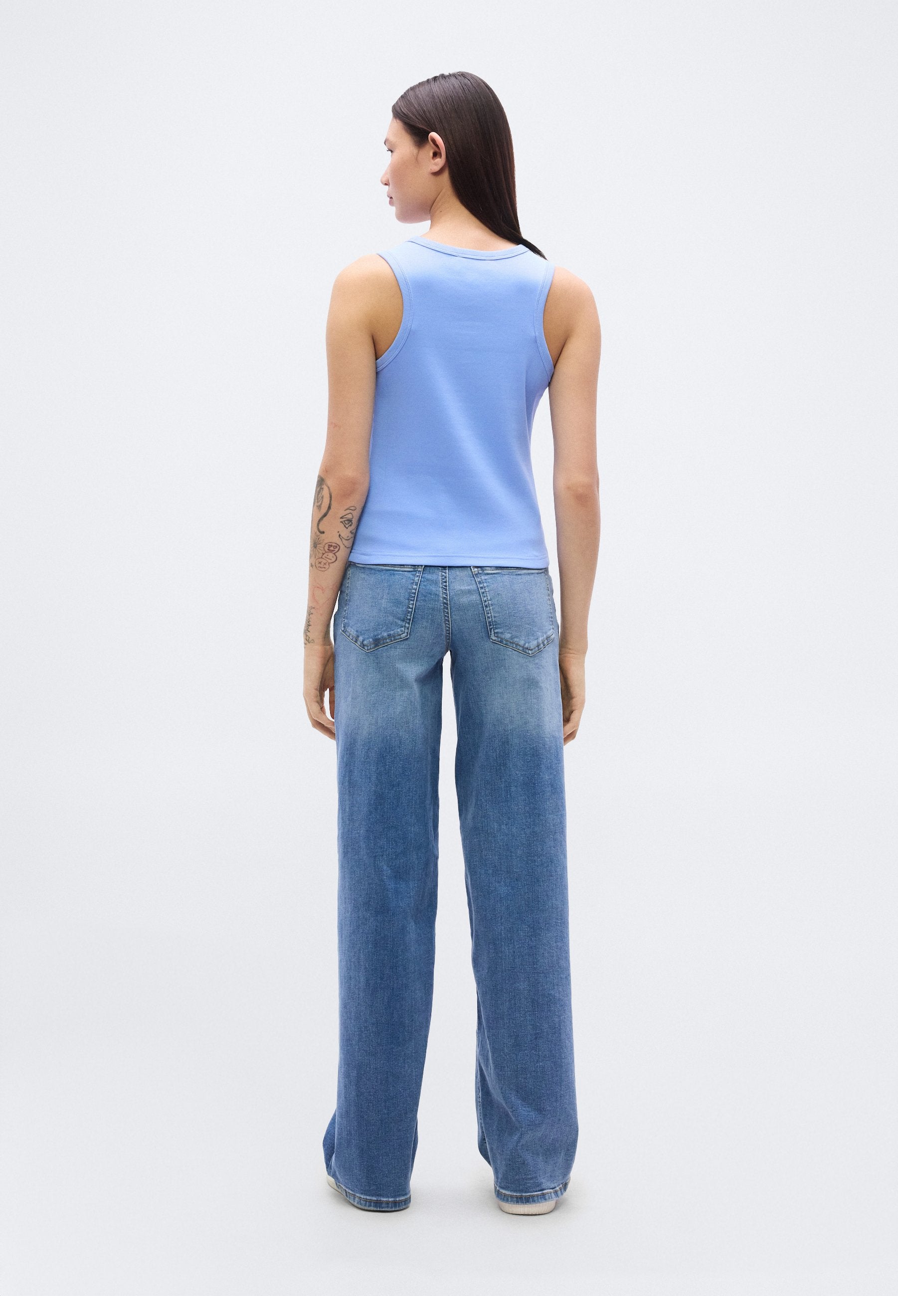 Top - blue descent