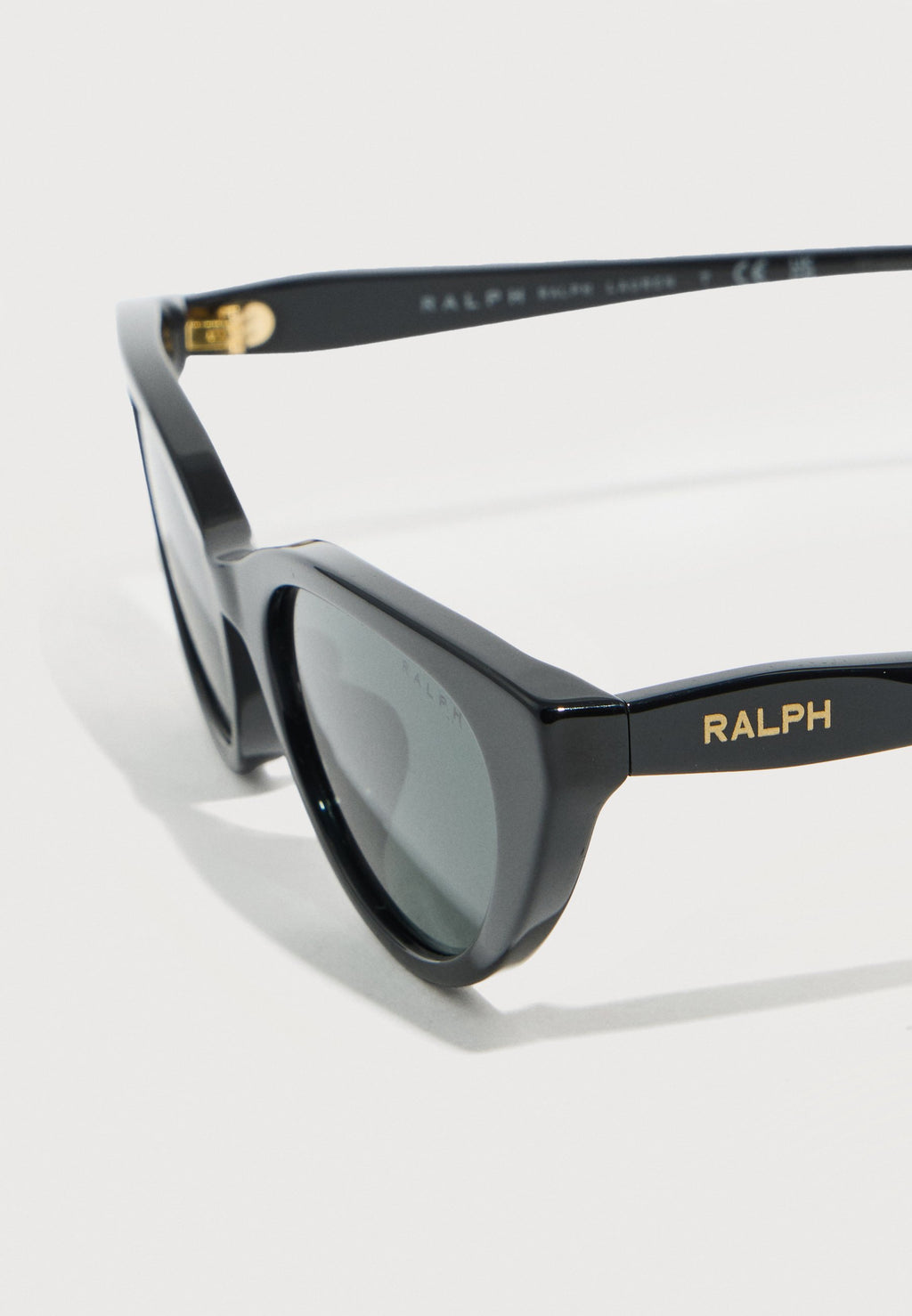 Sunglasses - shiny black